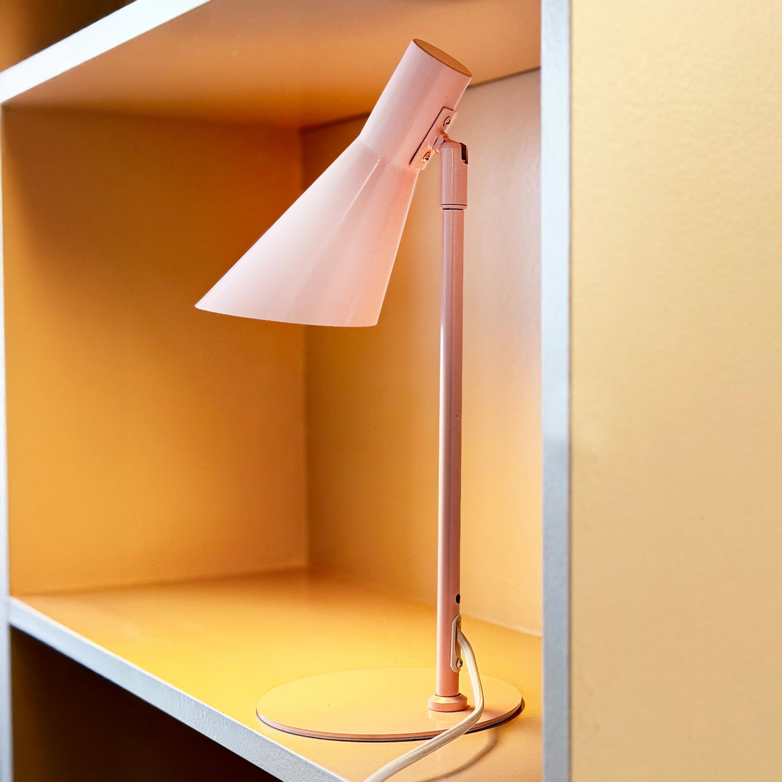 DL12 Tafellamp Mini, roze, E14, metaal - Dyberg Larsen DL12 Tafellamp Mini, roze, E14, metaal - Dyberg Larsen