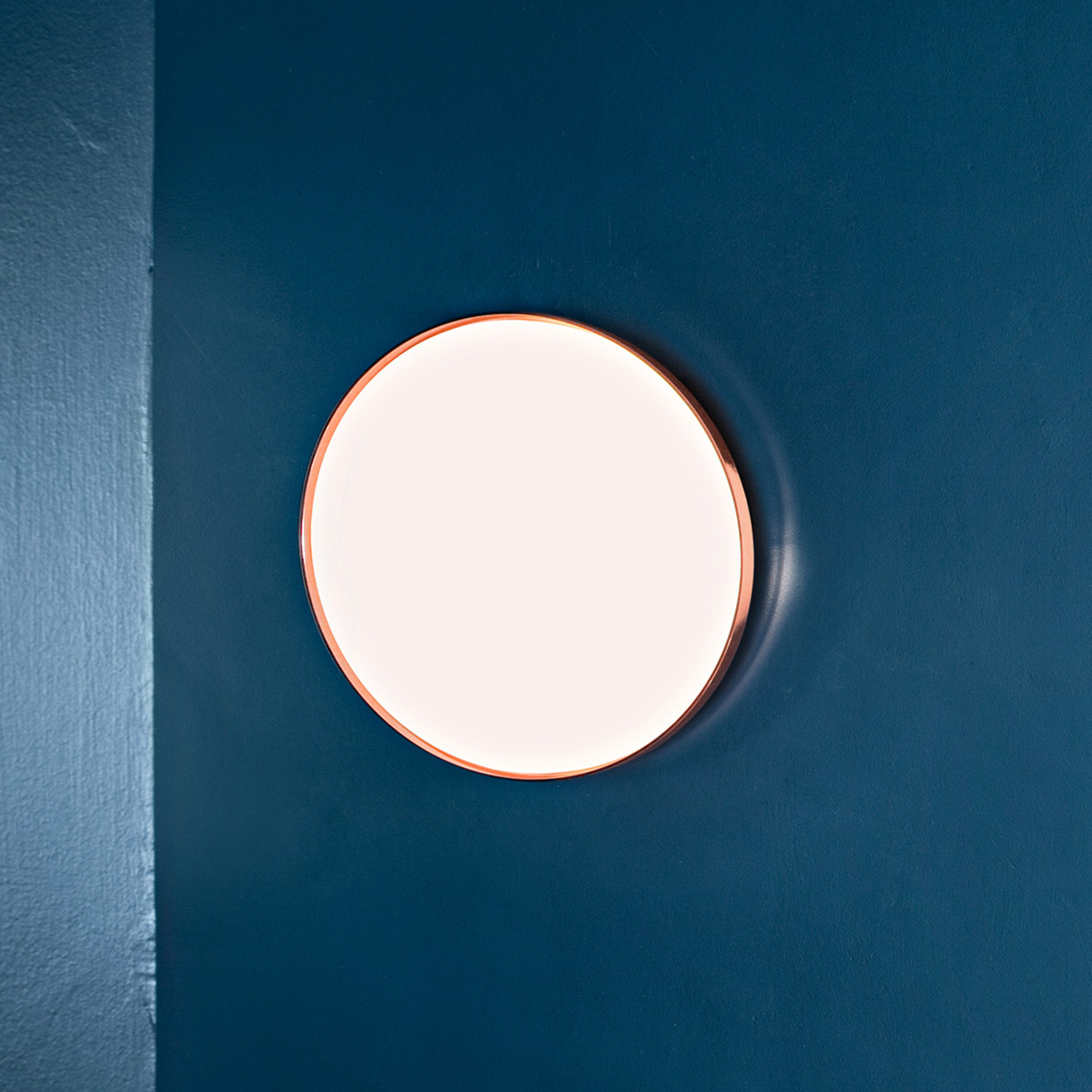 FLOS Clara - LED-Wandleuchte mit Kupferring