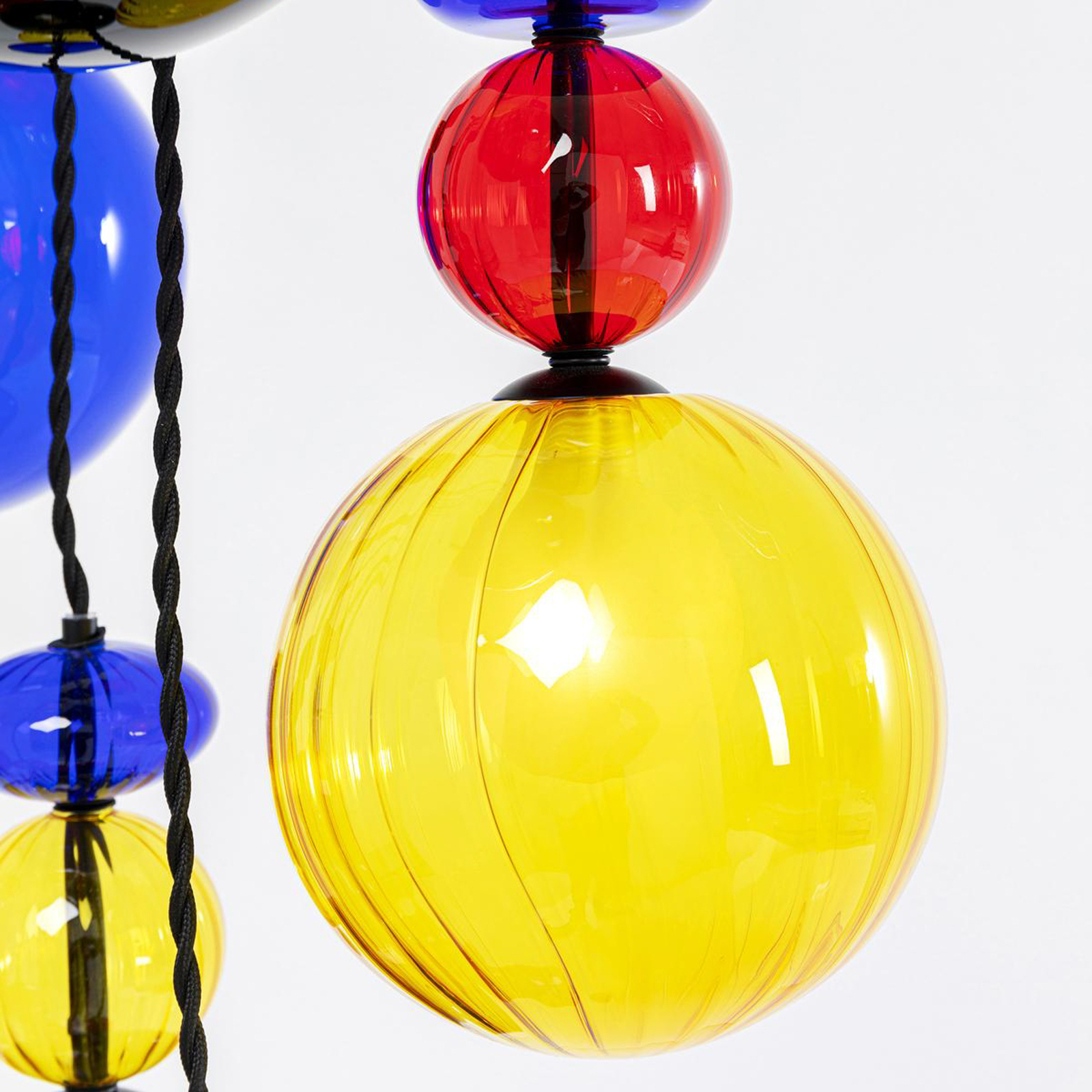 Kare Candeeiro suspenso Mazzo Nove, vidro multicolor, 9 lâmpadas