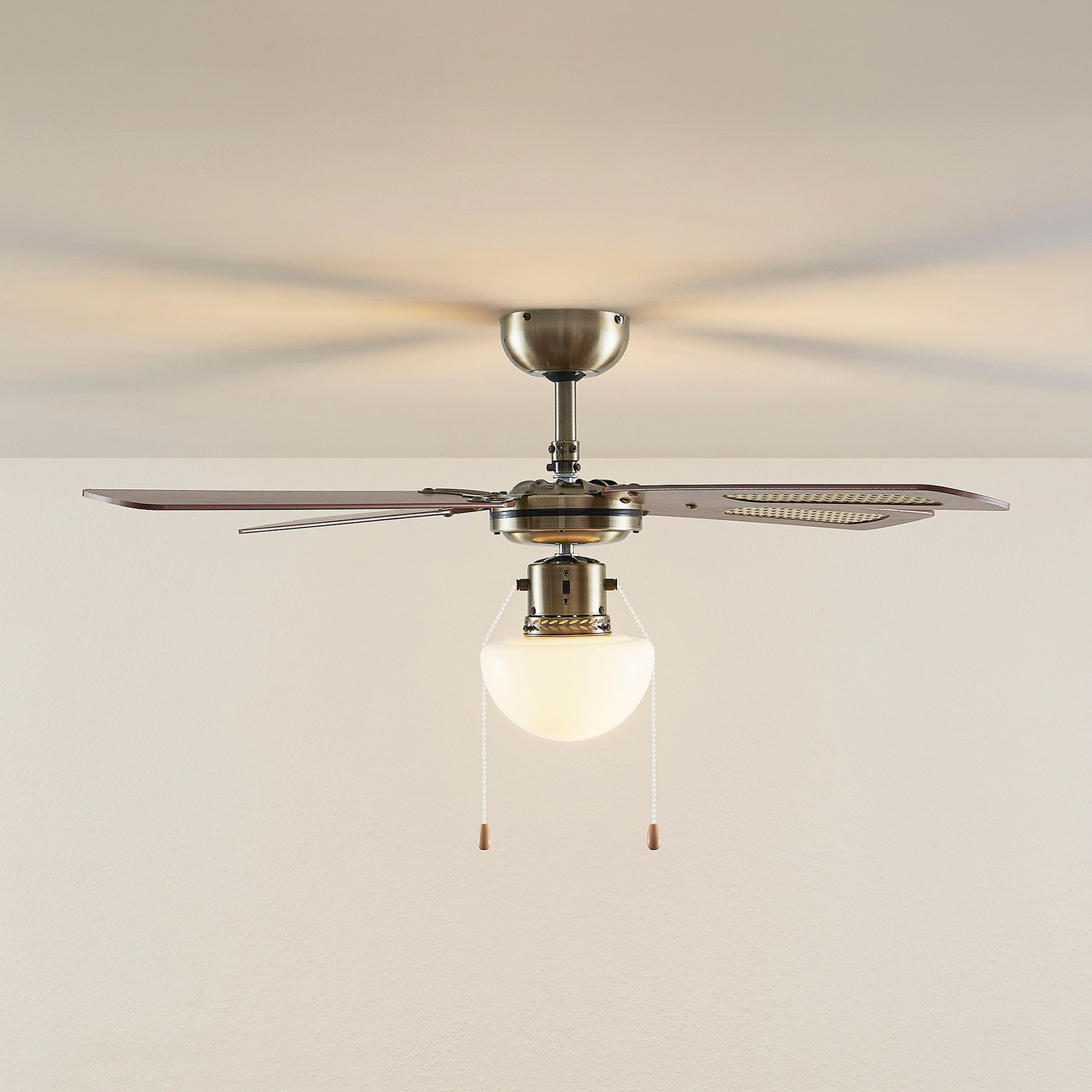 Ventilatore da soffitto Lindby con luce Rakan, silenzioso, Ø 106 cm