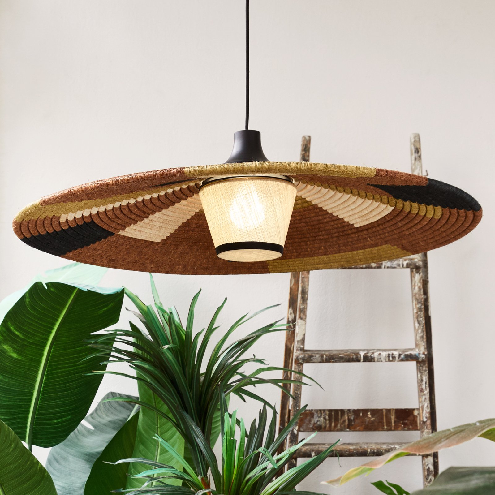 Forestier Parrot L pendant light, rattan and abacá