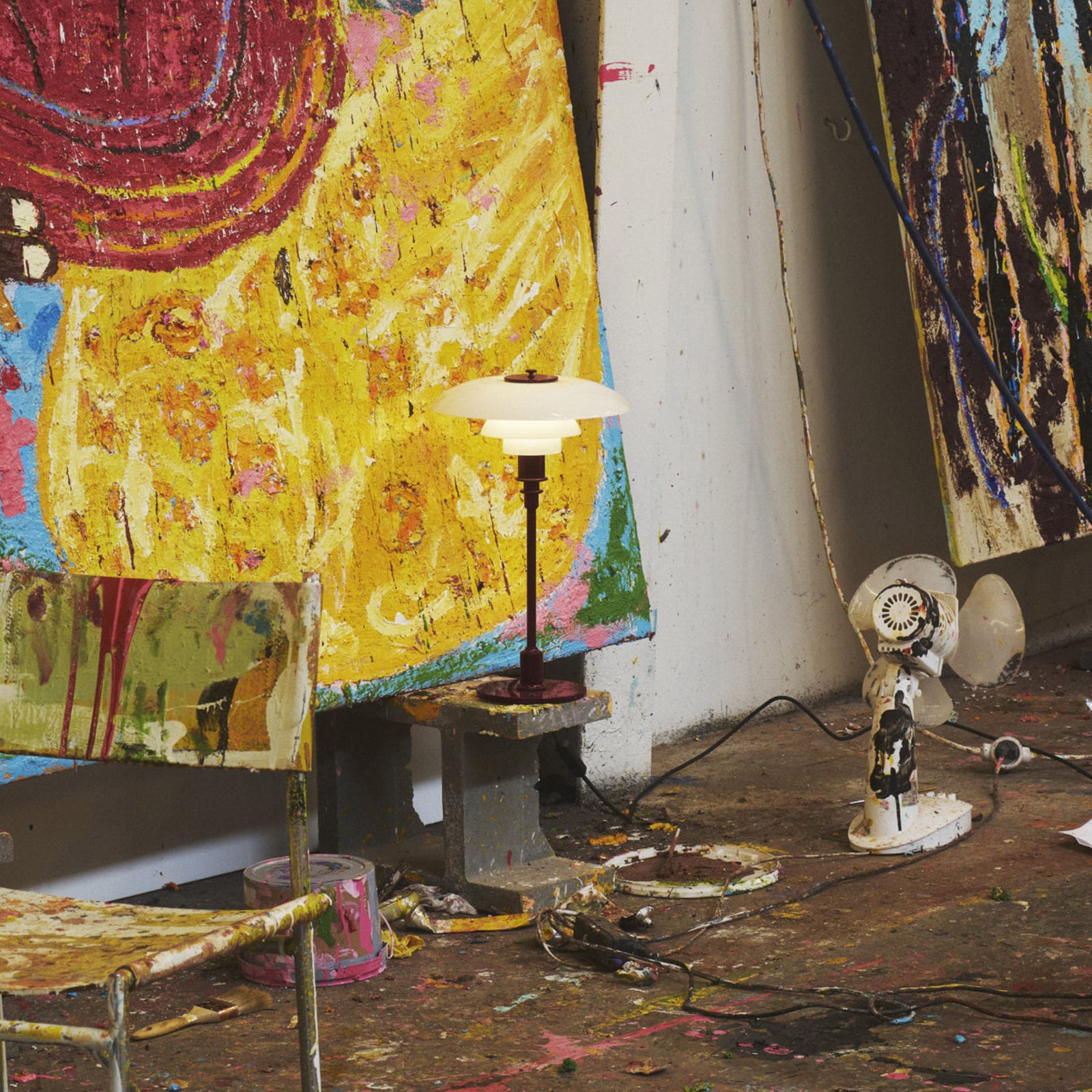 PH 2/1 pöytälamppu, halkaisija 20 cm, kiiltävä viininpunainen – Louis Poulsen