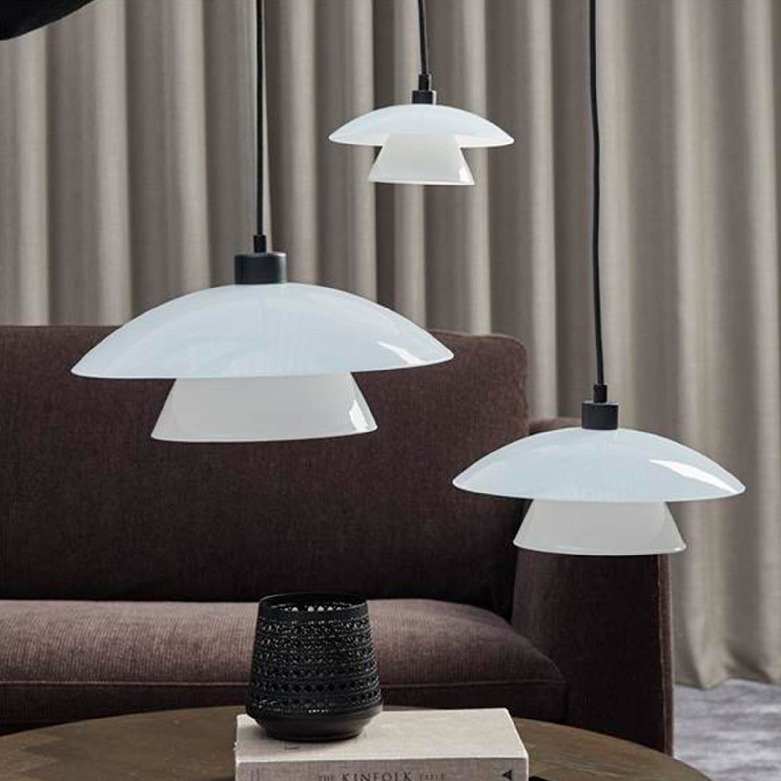 Lampă suspendată Dyberg Larsen Norup Ø 28 cm opal/negru sticlă - Camera de zi / sufragerie - design - opal negru