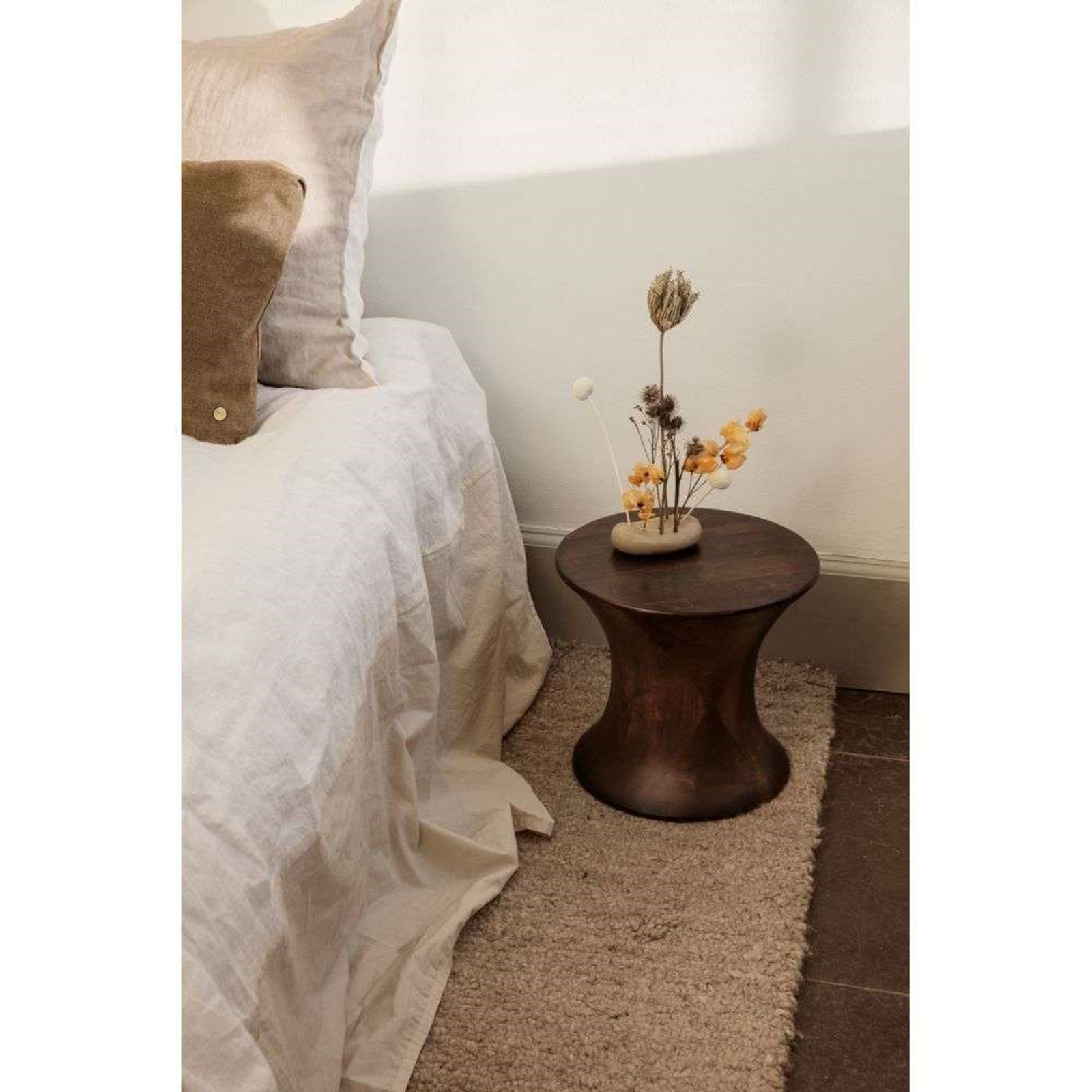 Vanitas Flower Stone Sand - Ferm Living