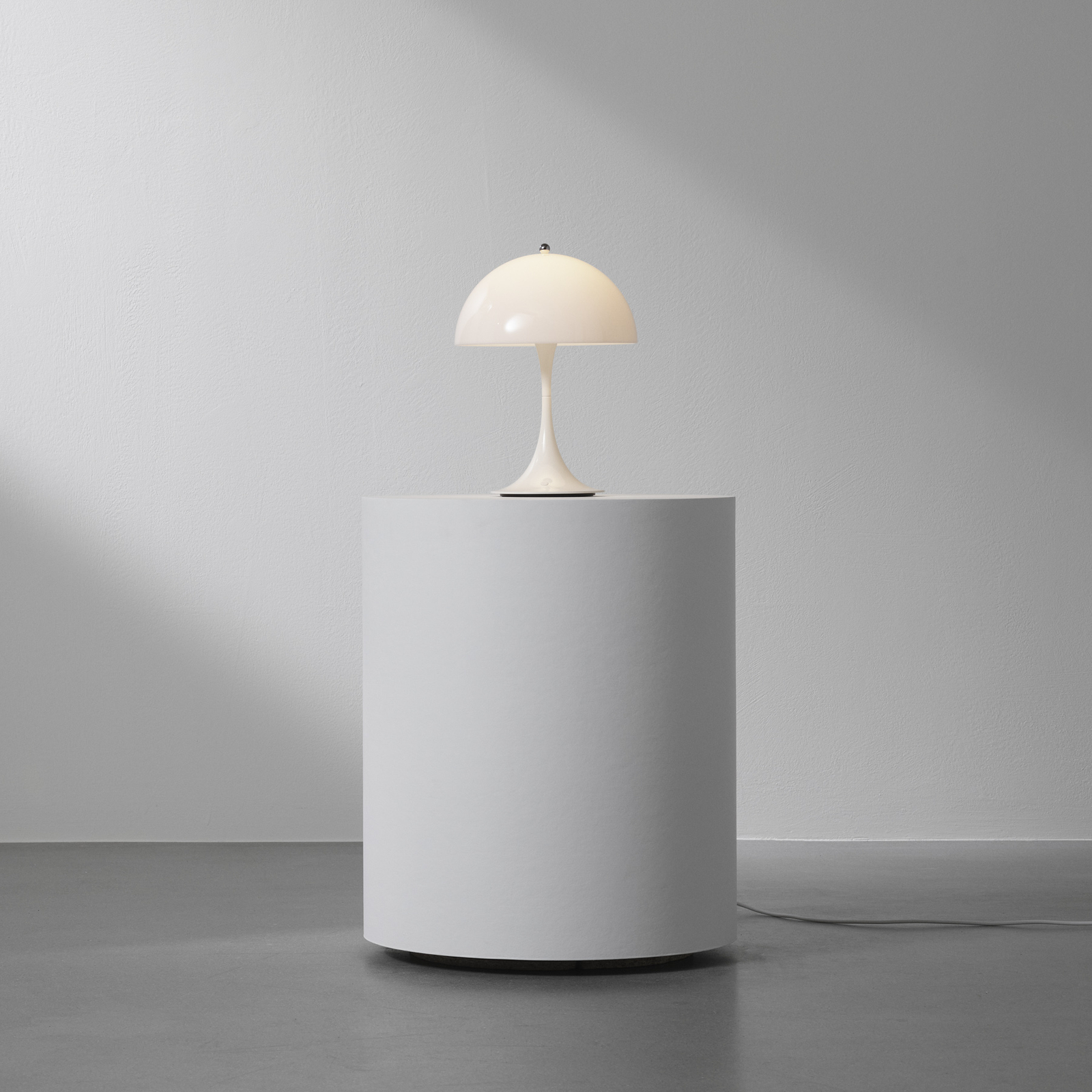 Panthella 250 Prijenosni Stolna lampa Opal - Louis Poulsen