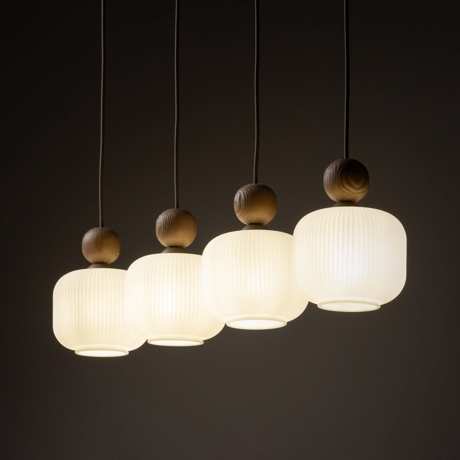 Obesna svetilka Ballo, 4-žarčasta, bež, steklo, dolžina 80 cm