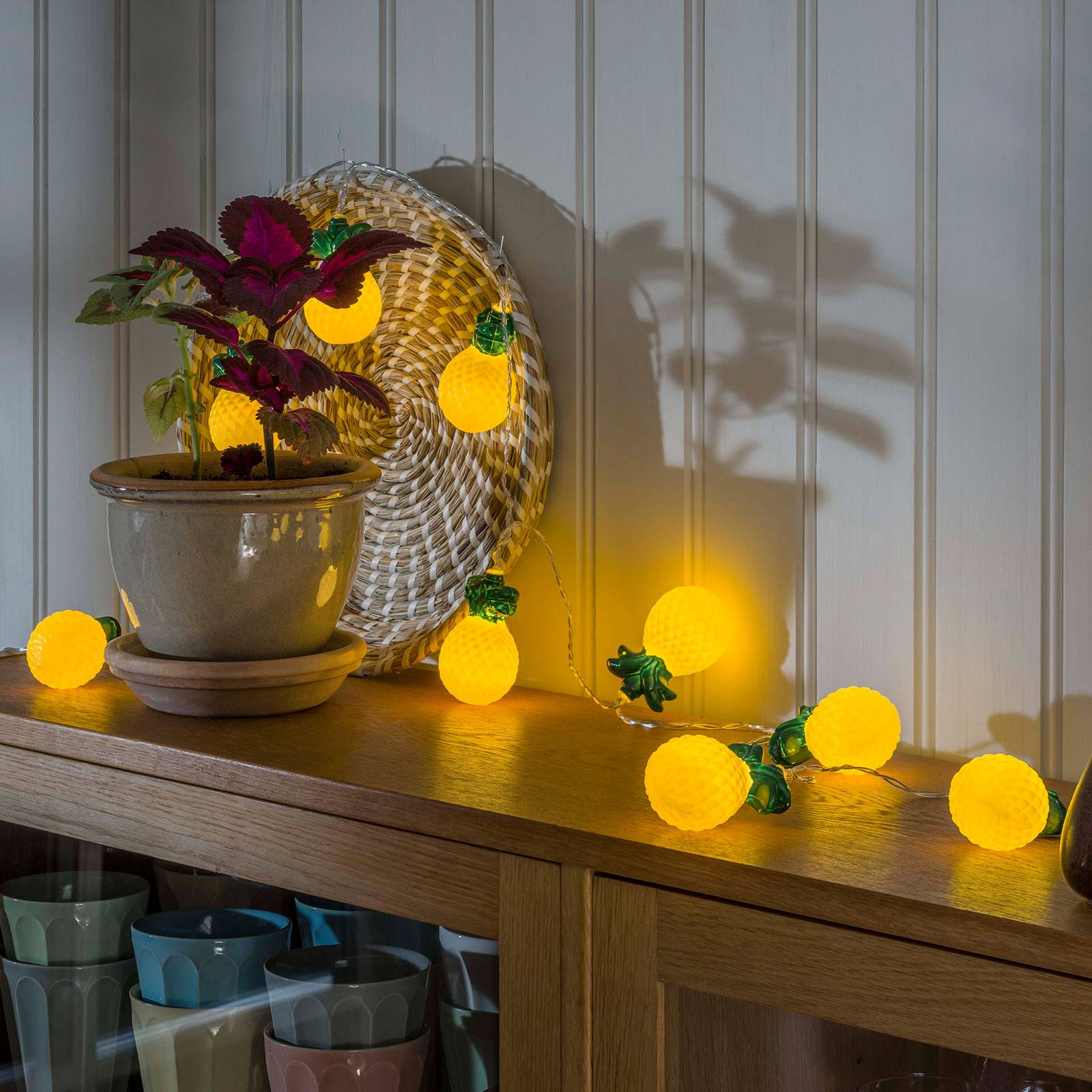 Konstsmide Season LED-ljusslinga Ananas batteridriven