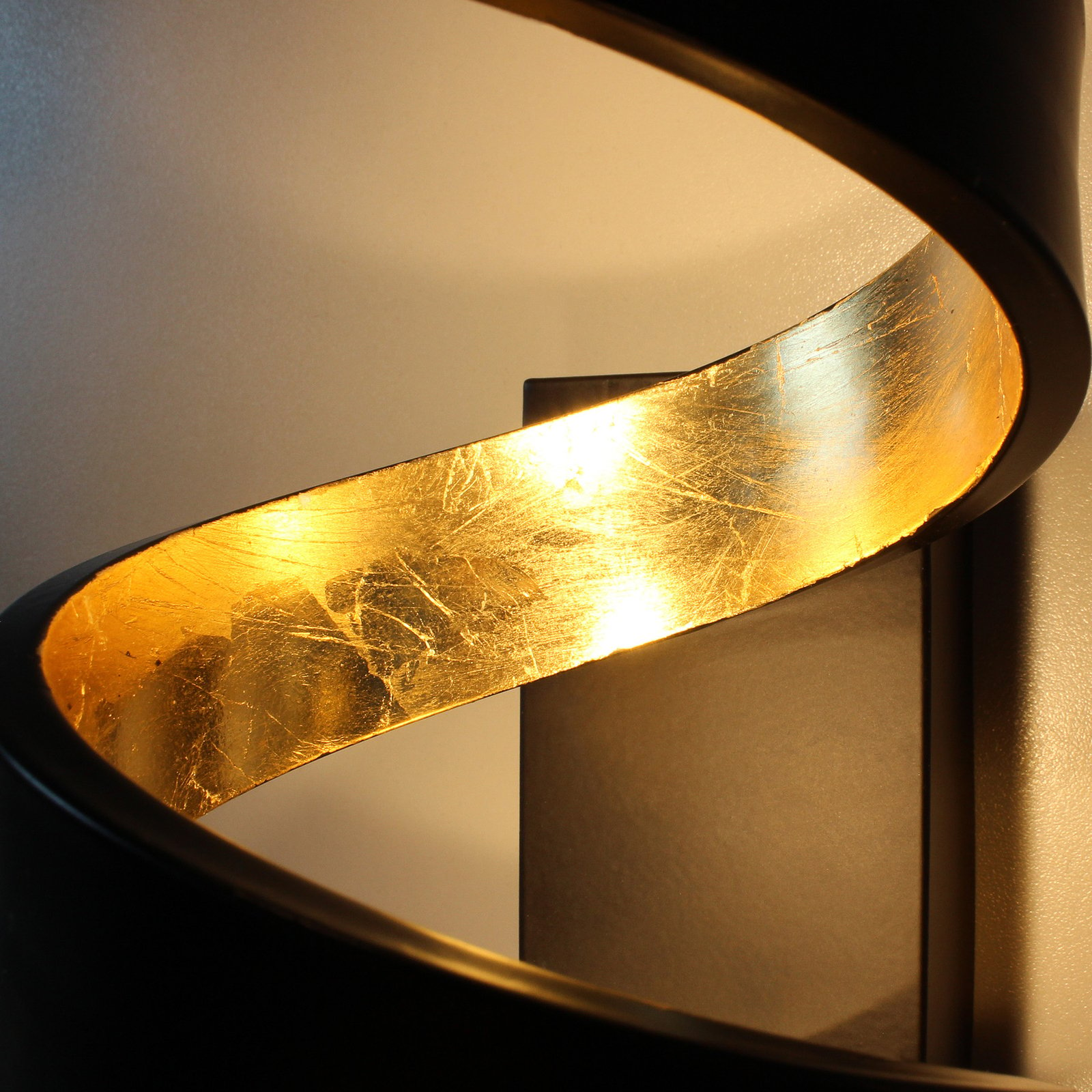 LED nástěnné světlo Helix, černo-zlaté, 17 cm