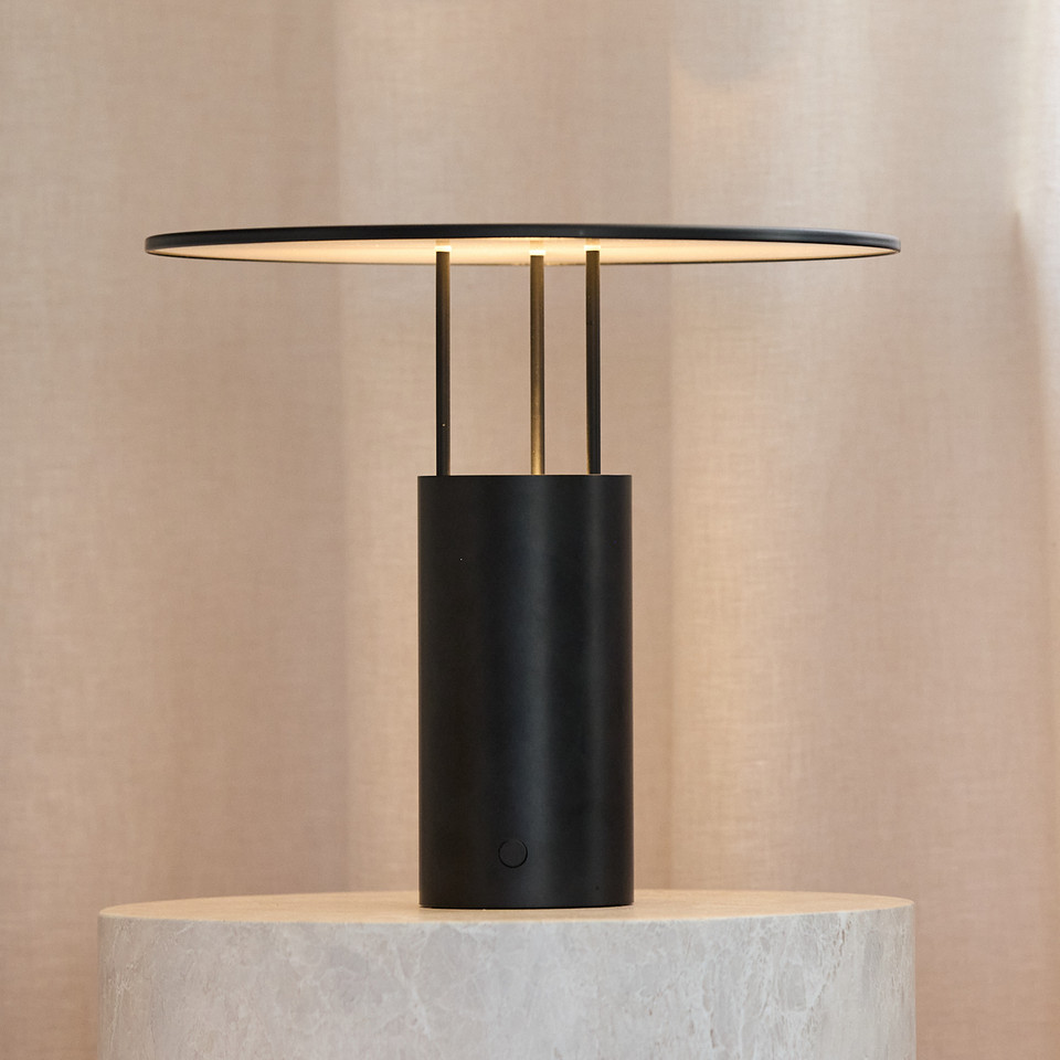 Piet Hein Tempel280 LED-bordslampa, svart från Piet Hein