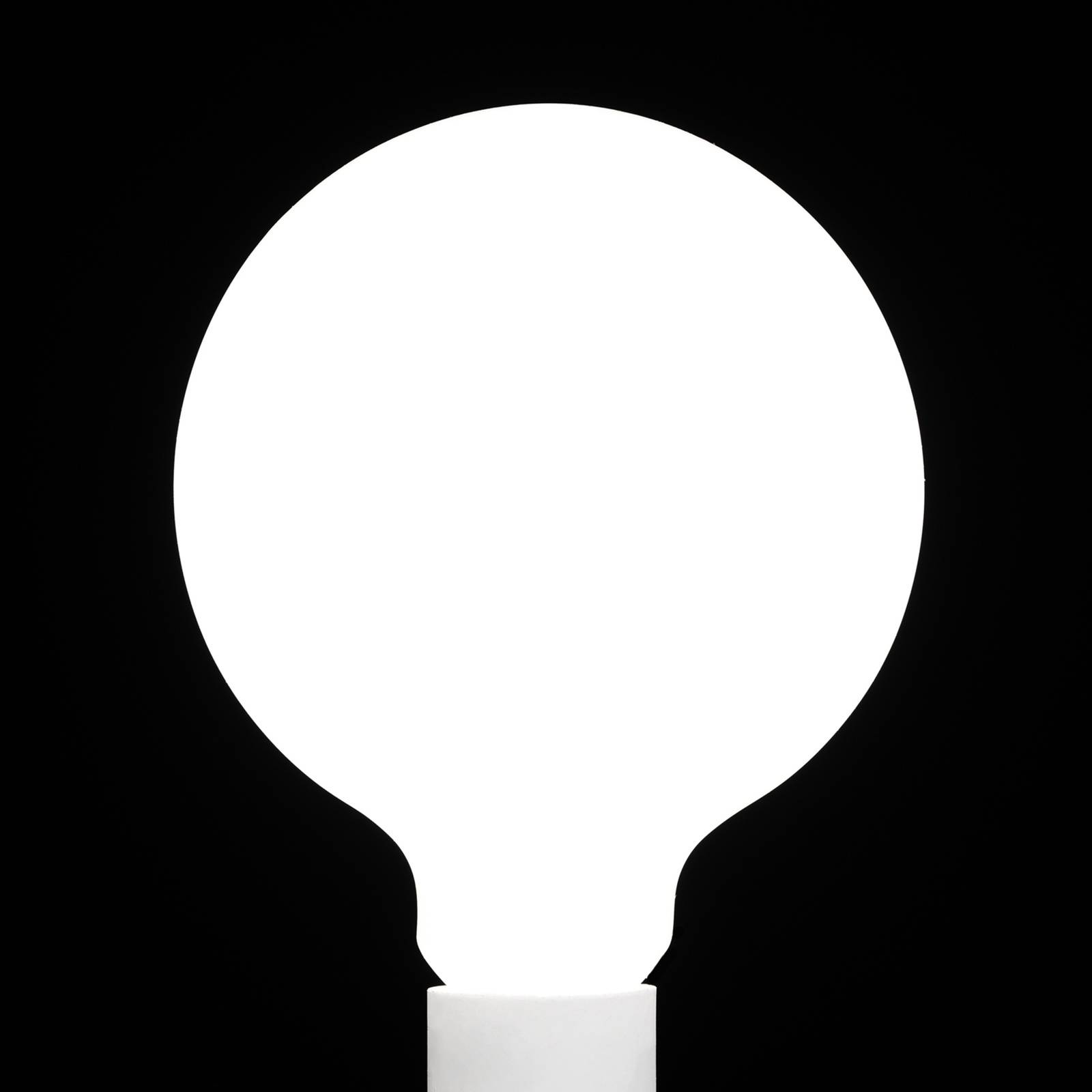 Żarówka globe kulista LED E27 9W G125 2 700 K opal