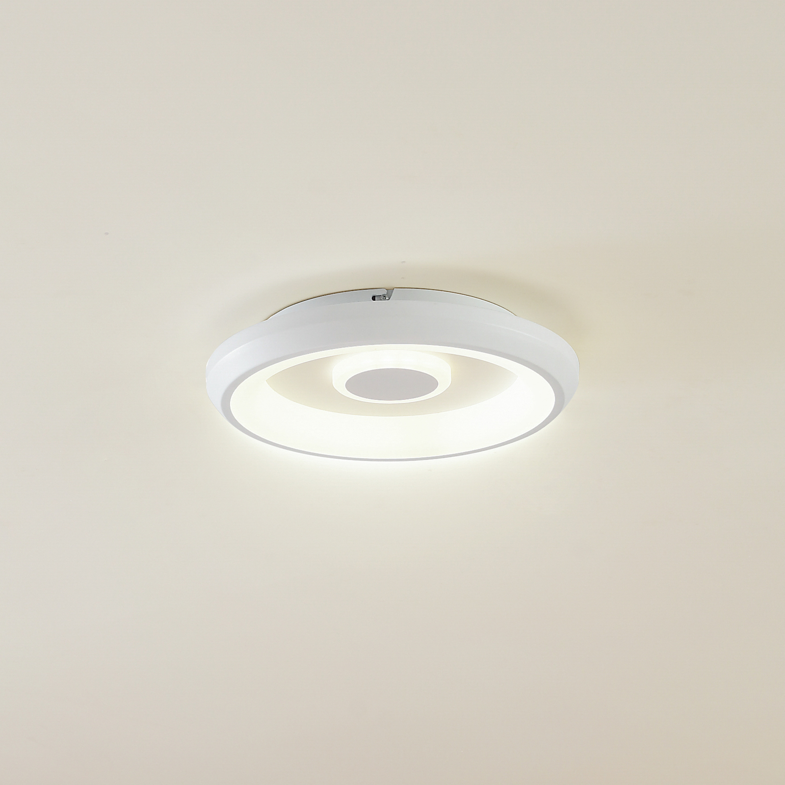 Lindby Smart Lynden Plafonnier LED, Ø 38cm, blanc, RVB, Tuya