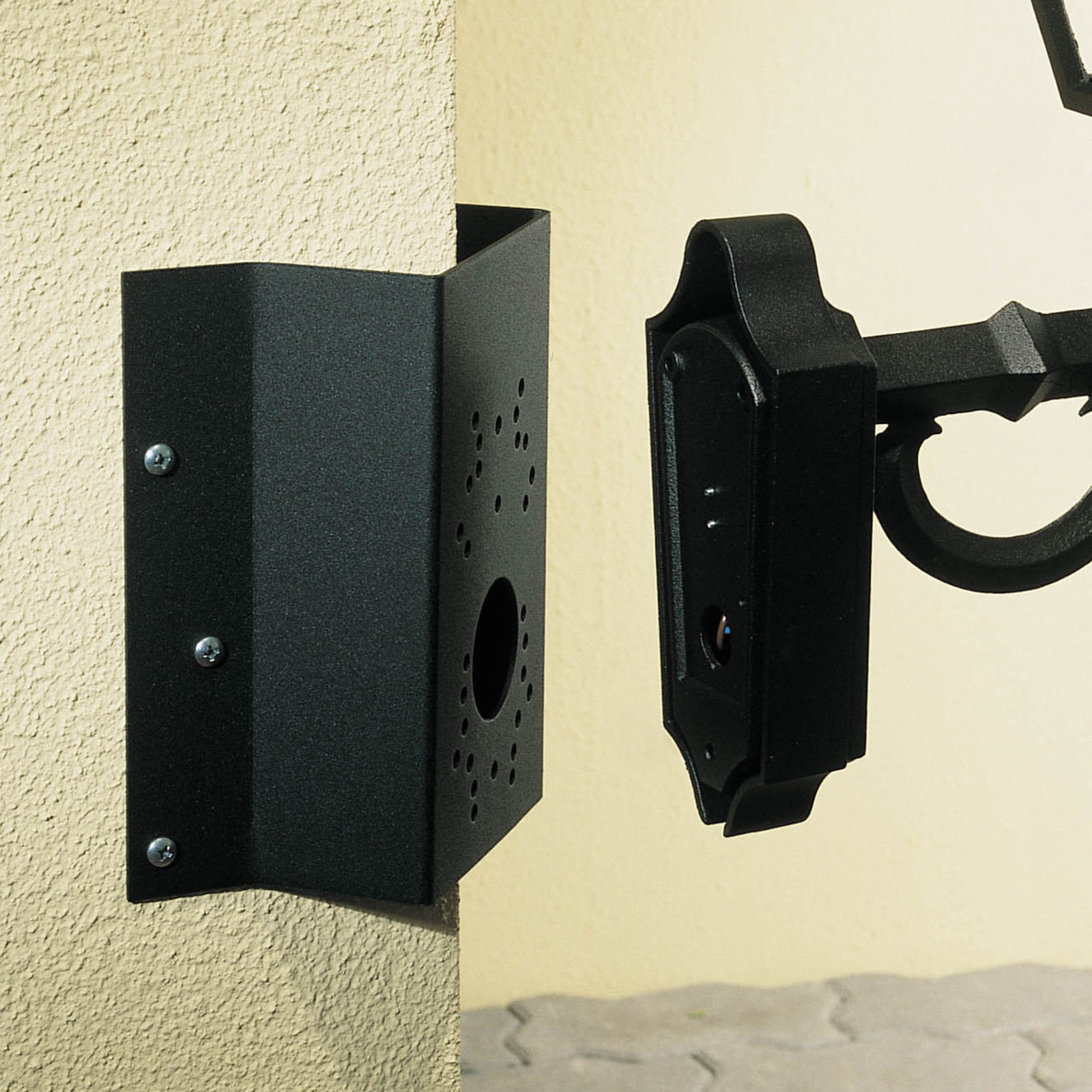Konstmide Corner fastener for wall lights, black, aluminium