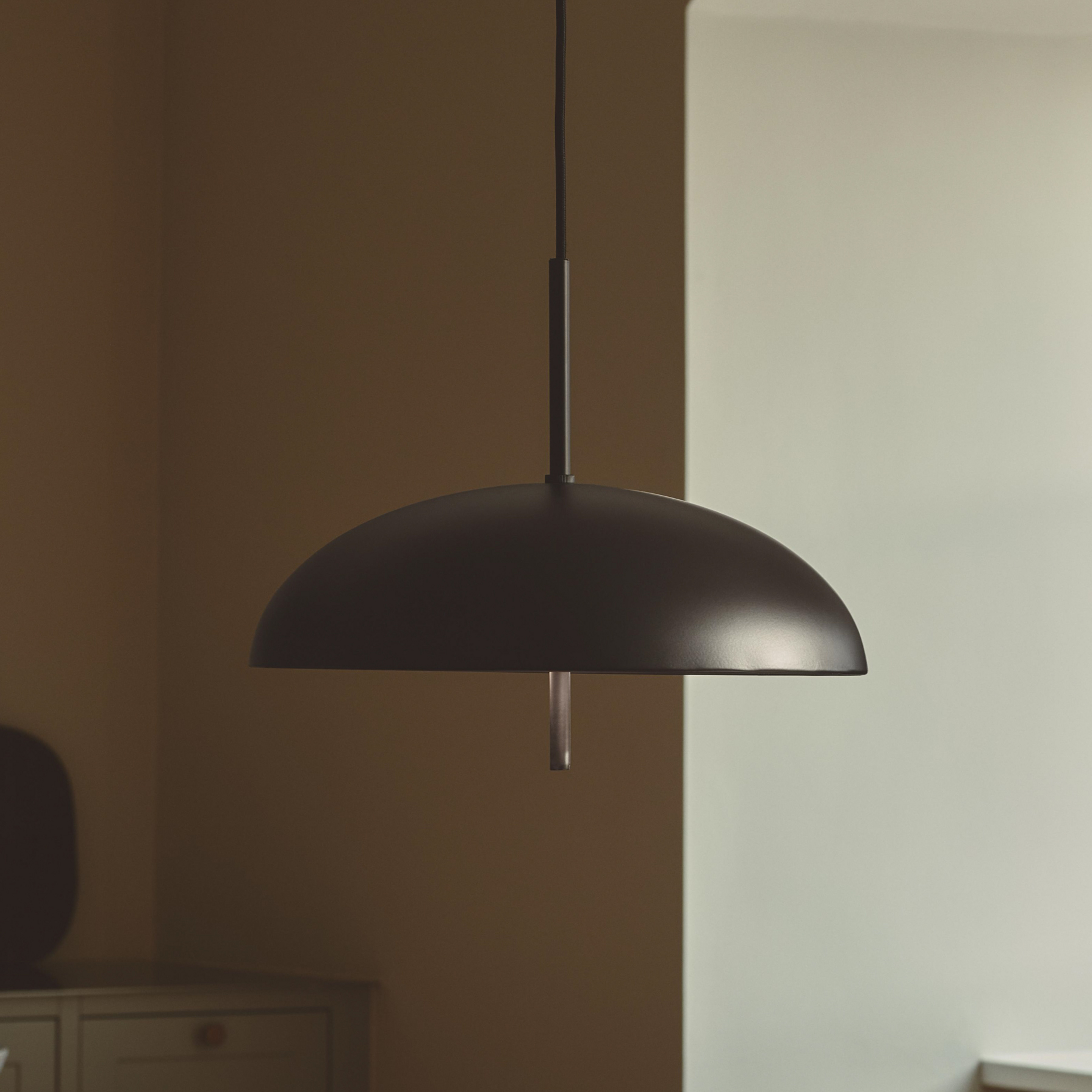 Lampa wisząca Versale, czarna, Ø 35 cm, metal, 2 x E27
