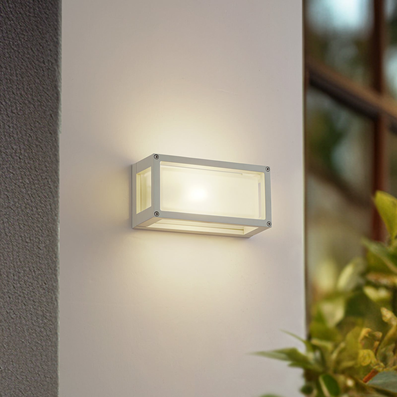Lucande Applique d'extérieur Aurelien, blanc, verre, 12,5 cm, IP54 - Moderne - blanc, verre dépoli - Aluminium, verre
