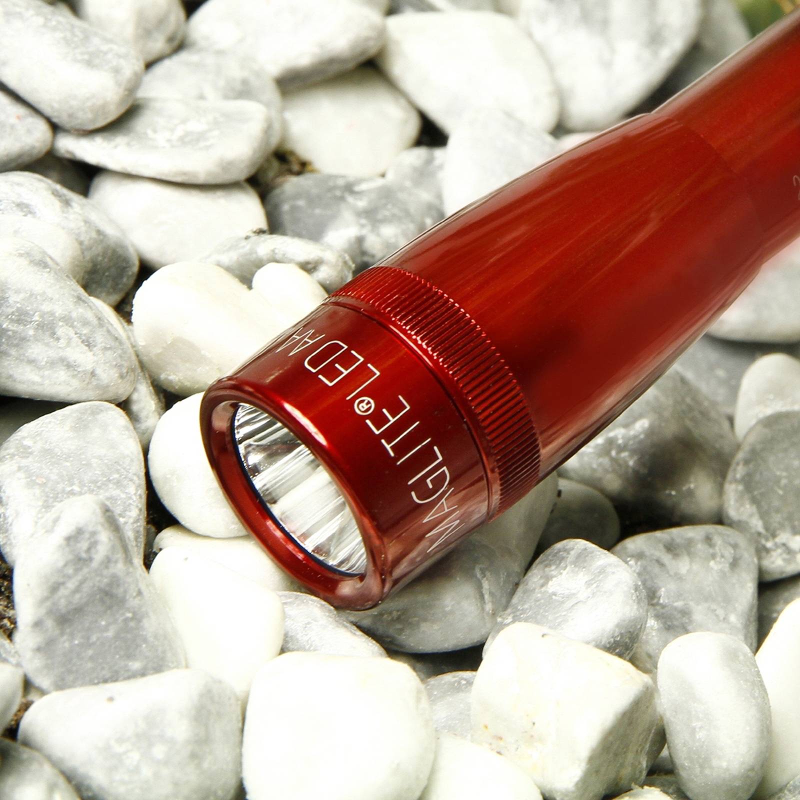 Maglite LED-ficklampa Mini 2-cell AA hölster röd