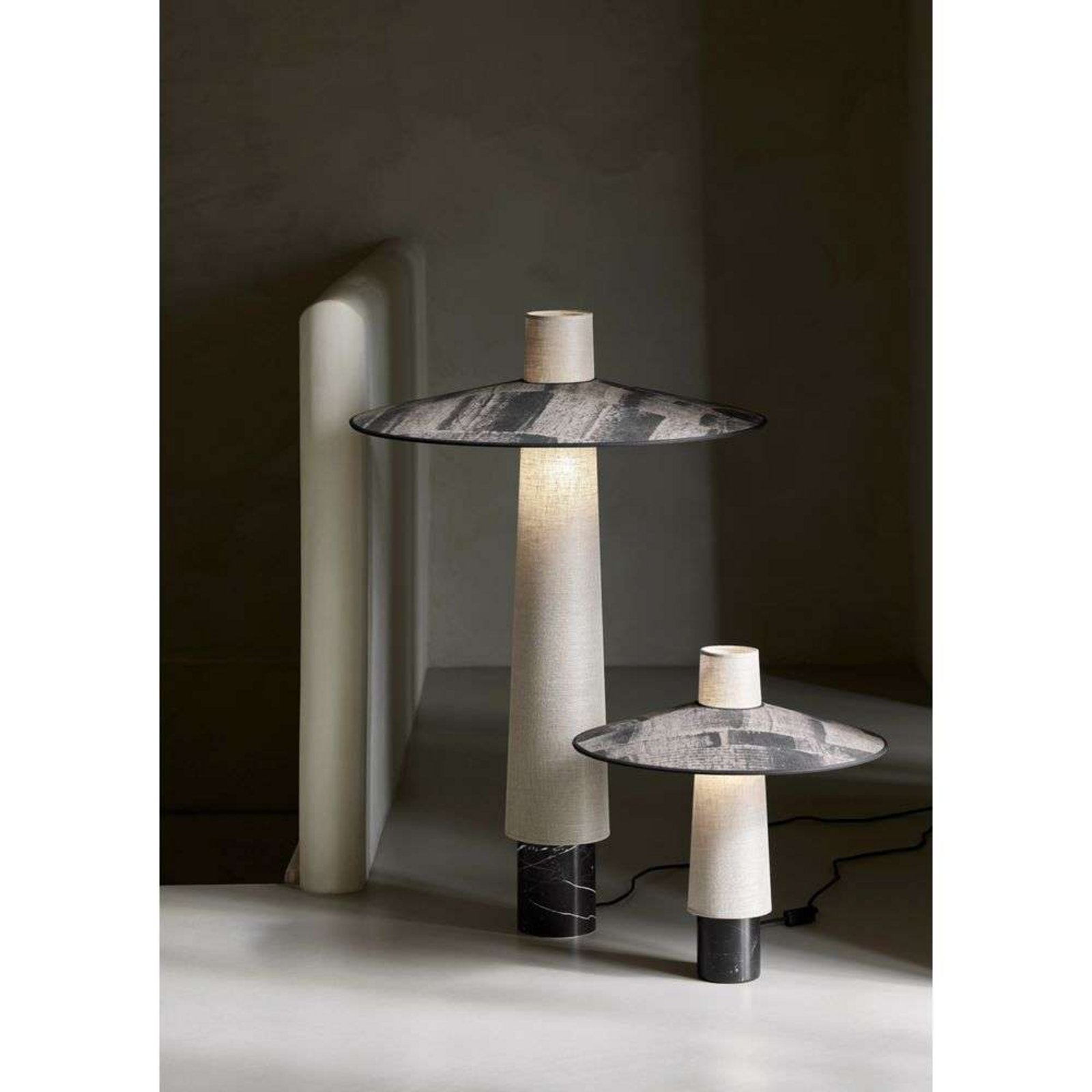 Thesee Lampadar Graphite - Forestier