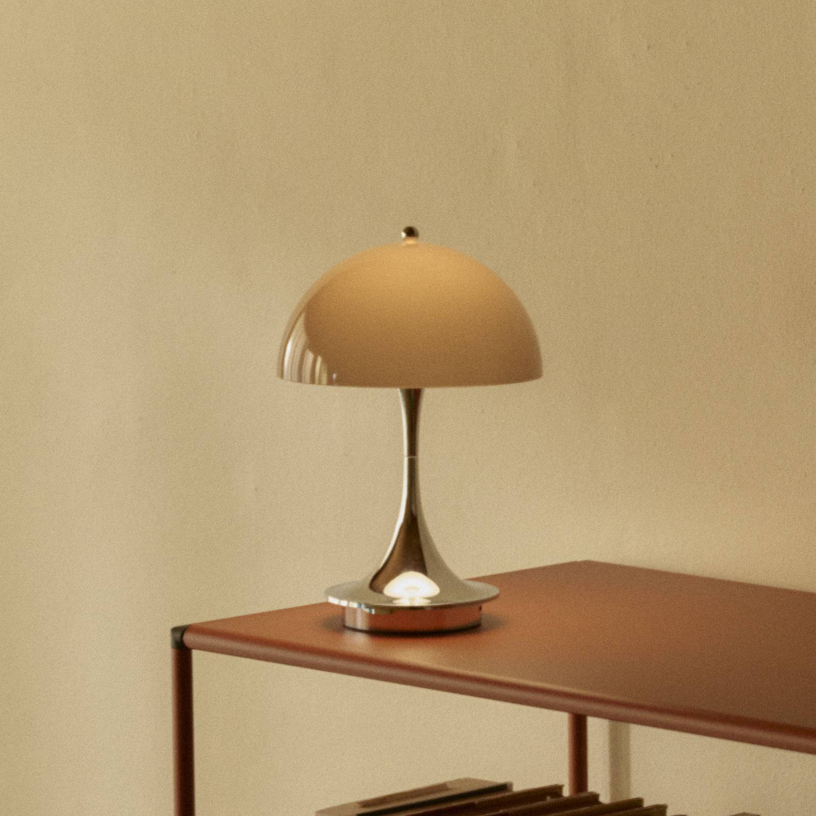 Louis Poulsen Louis Poulsen Panthella 160 Portable Original, opálově hnědá