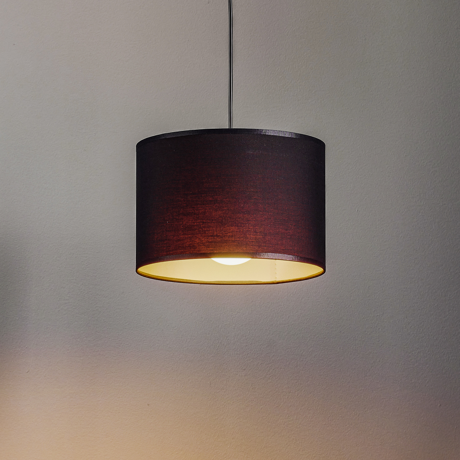 Suspension Soho cylindre, 1 lampe 25 cm noire/or