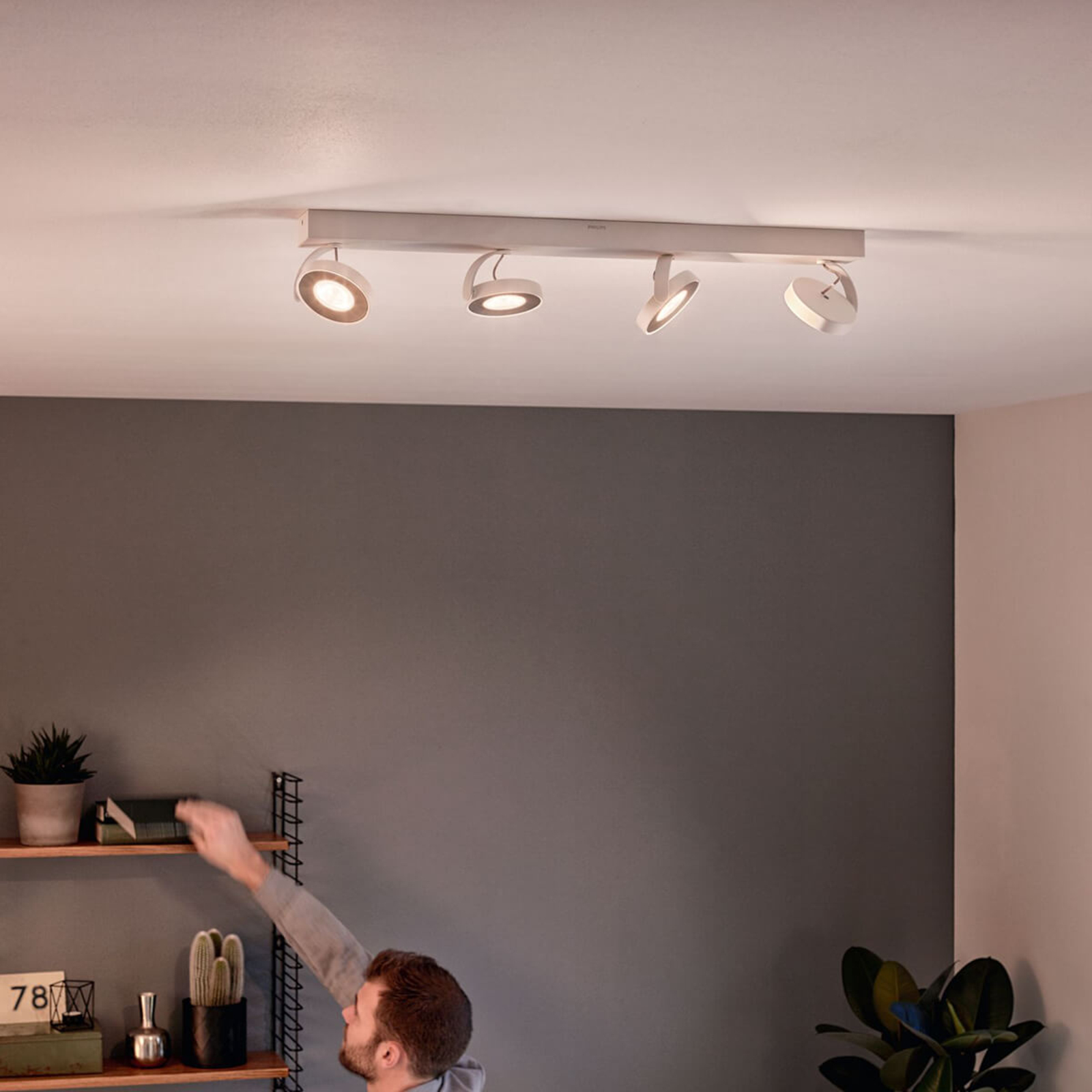 Ciepłe oświetlenie – spot sufitowy LED Clockwork
