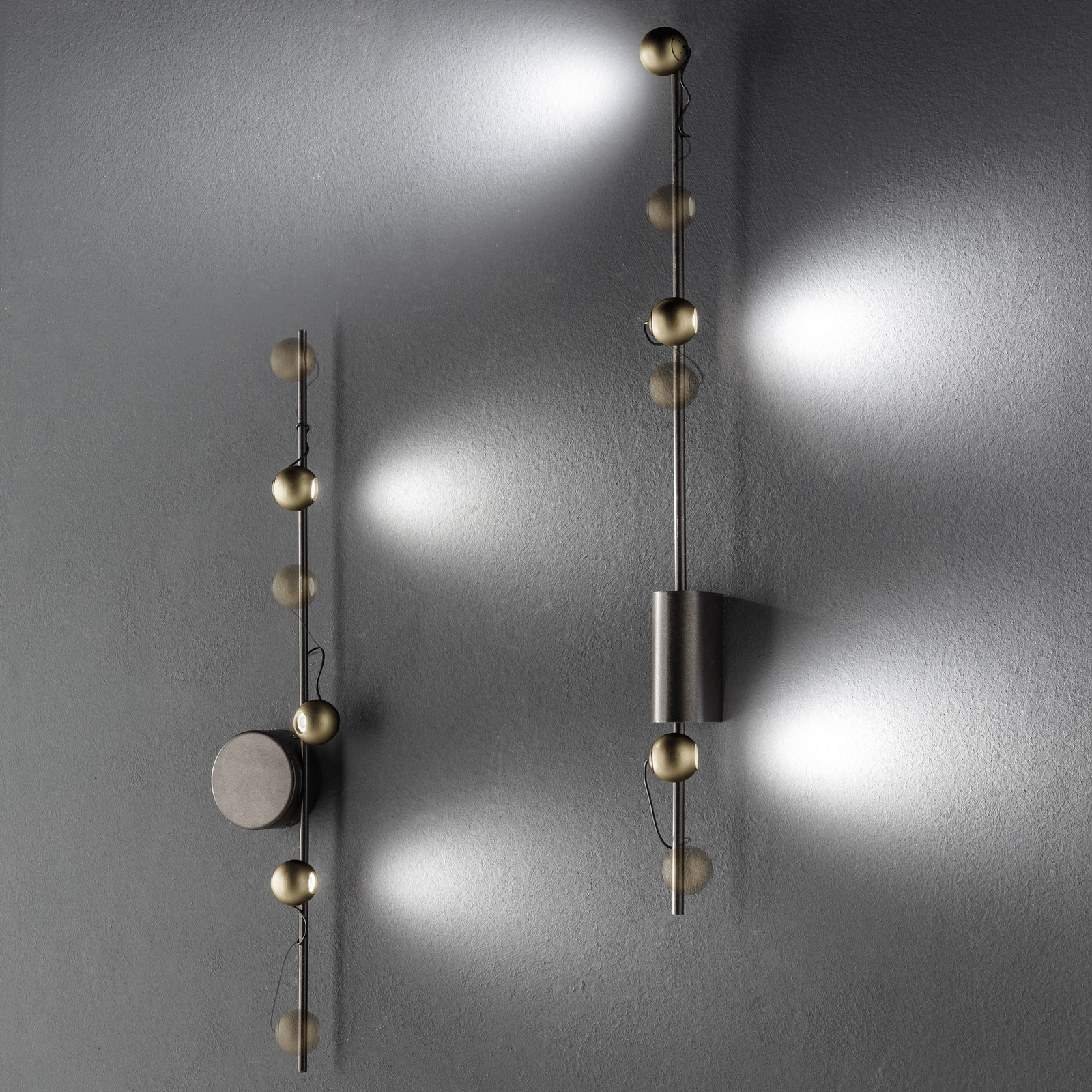 Magnetic B LED-væglampe, bronze/guld