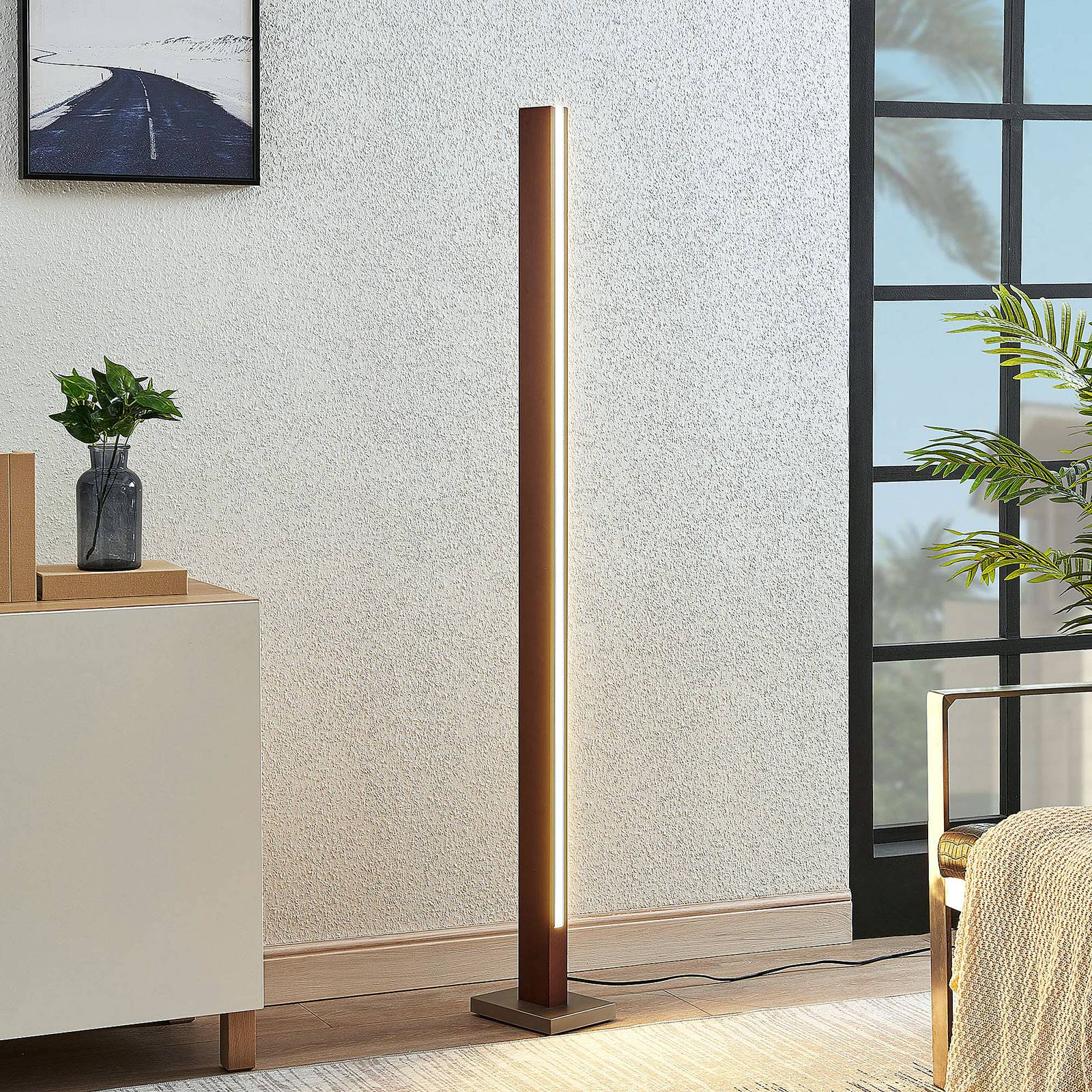 Lampadaire LED Tamlin en bois, brun foncé