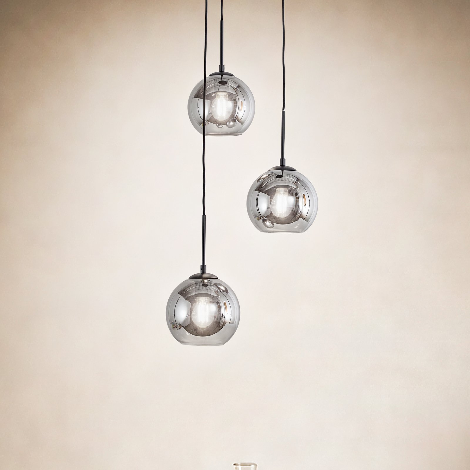 Lindby hanglamp Jurian, 32 cm, 3-lamps, zwart/rook, glas