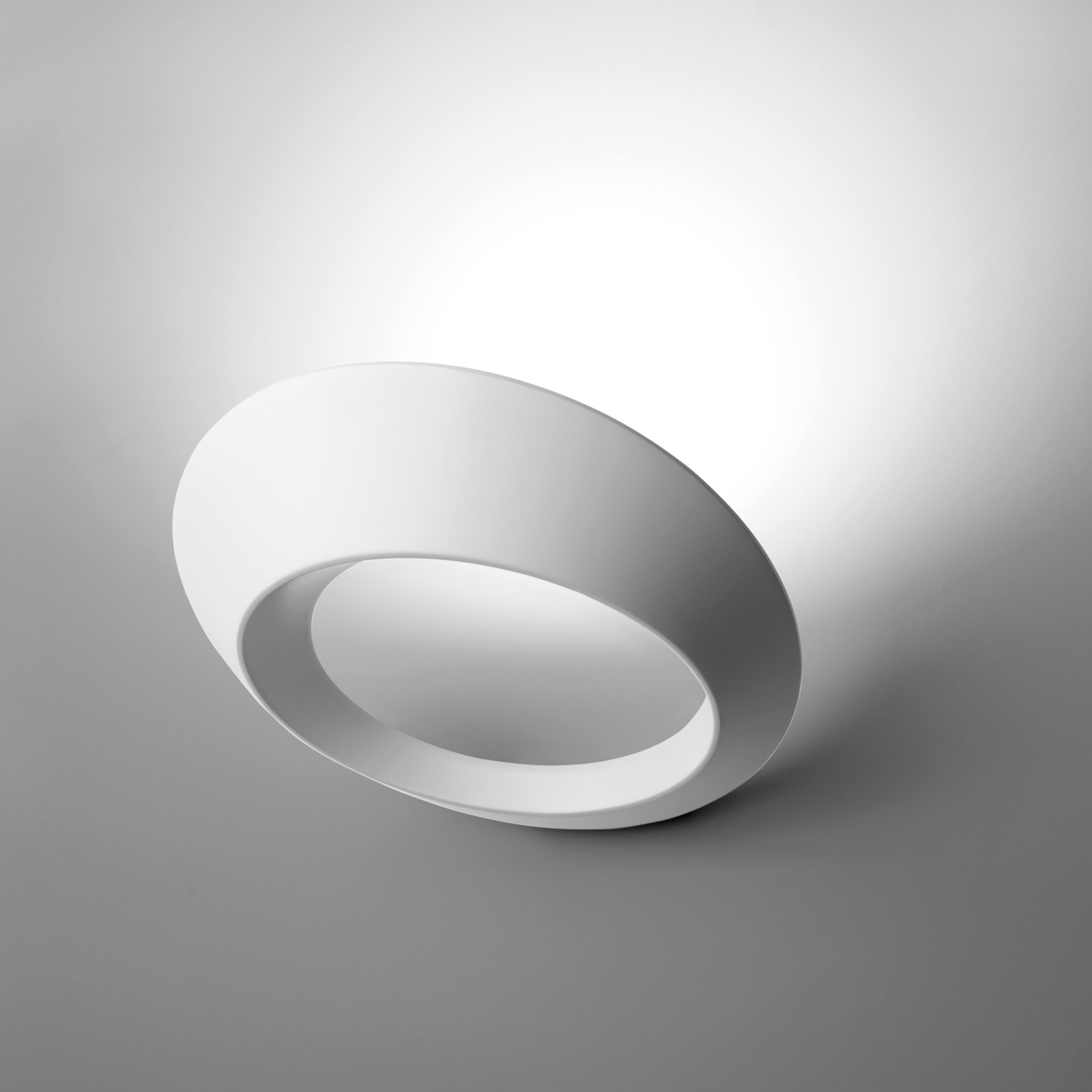LED nástěnné svítidlo Olo, 3 000 K, bílá