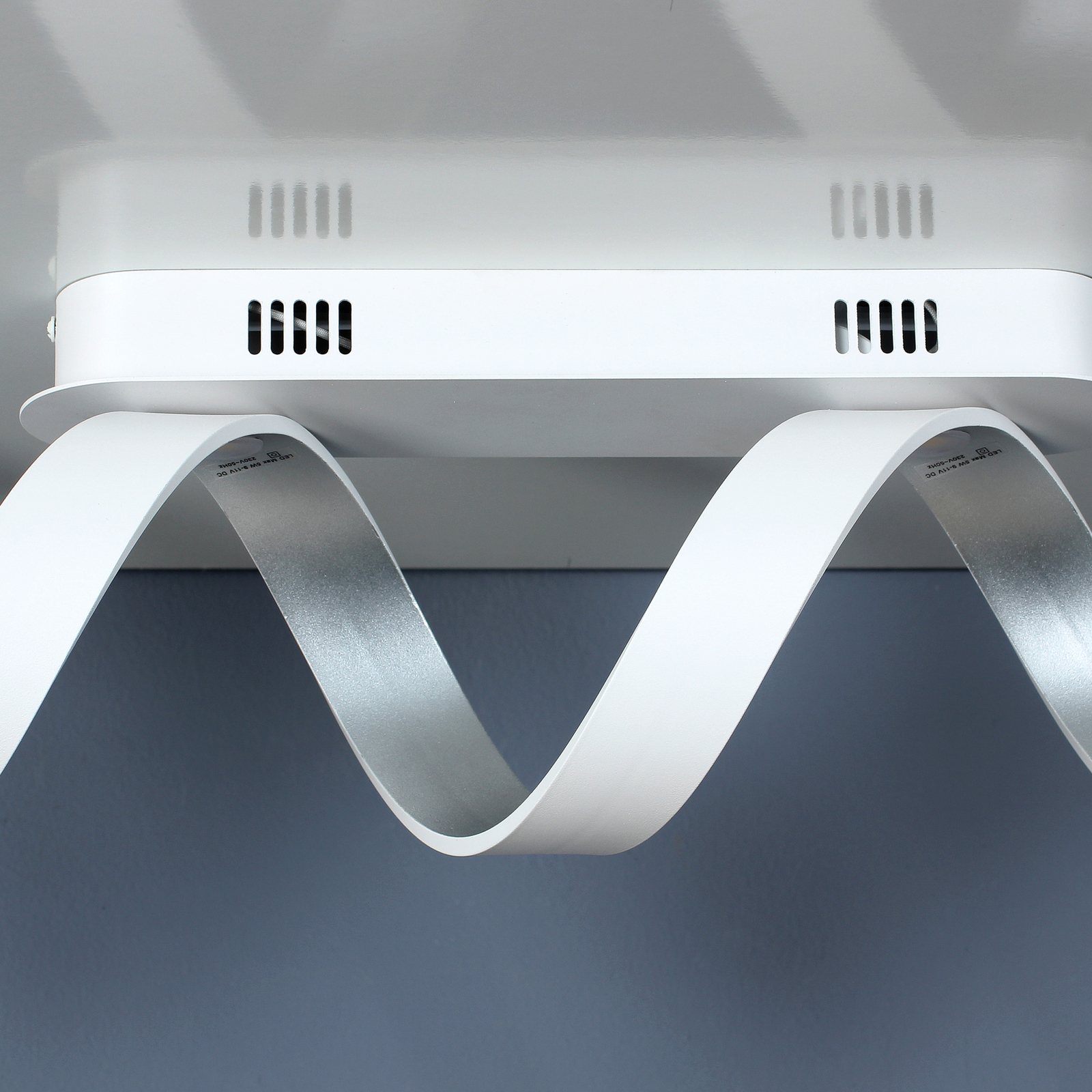 Φωτιστικό οροφής Helix LED σε λευκό-ασημί