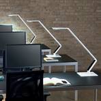 Luctra TableProLineaire LED tafellamp met voet