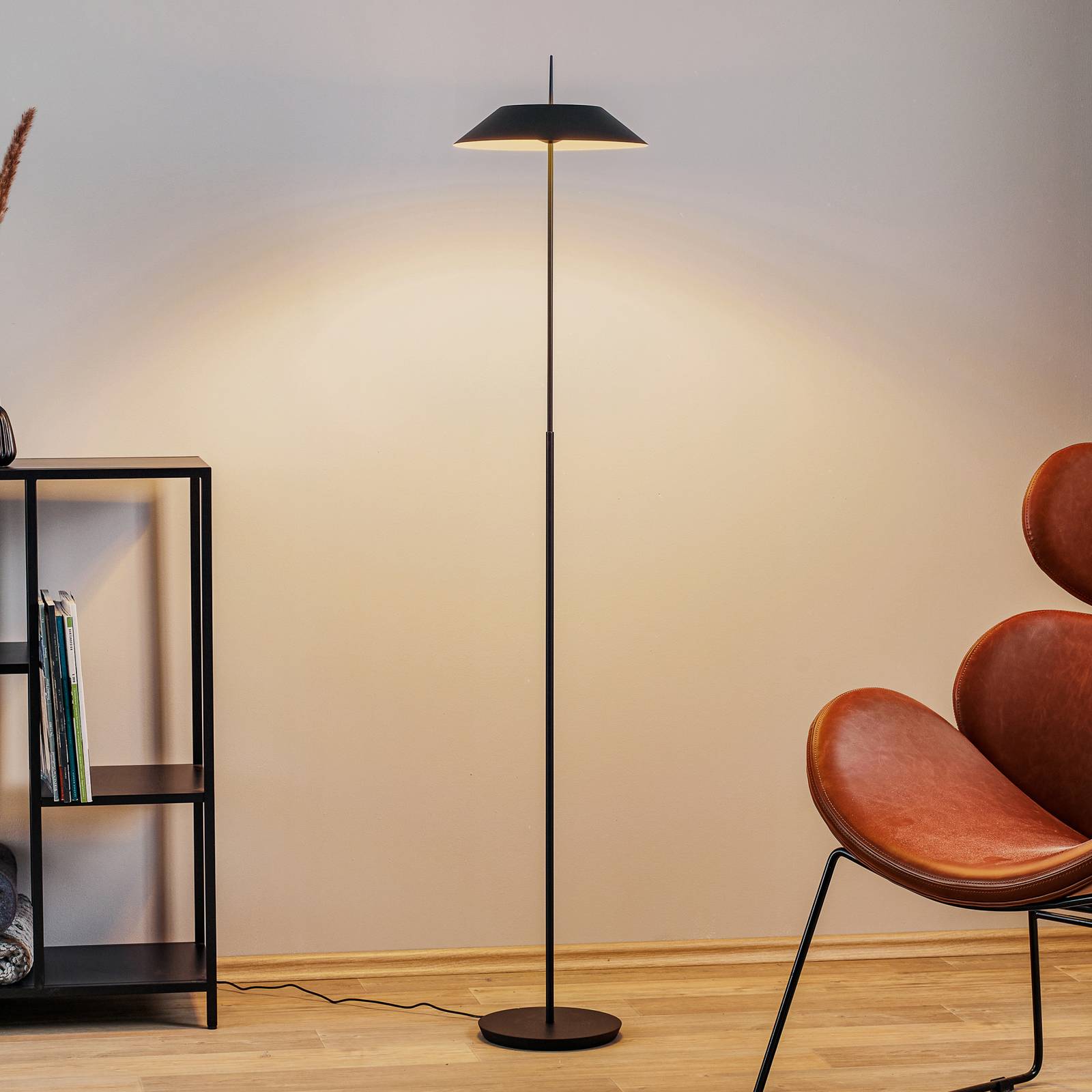 Mayfair – szarografitowa lampa stojąca LED