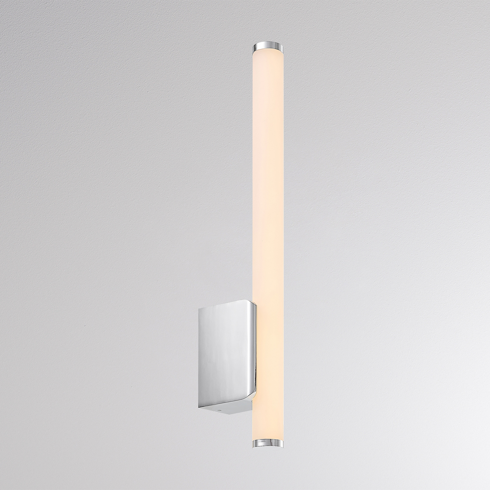 Kinkiet LED VINA UP S, chromowany, wysokość 40 cm, IP44 CCT Kinkiet LED VINA UP S, chromowany, wysokość 40 cm, IP44 CCT