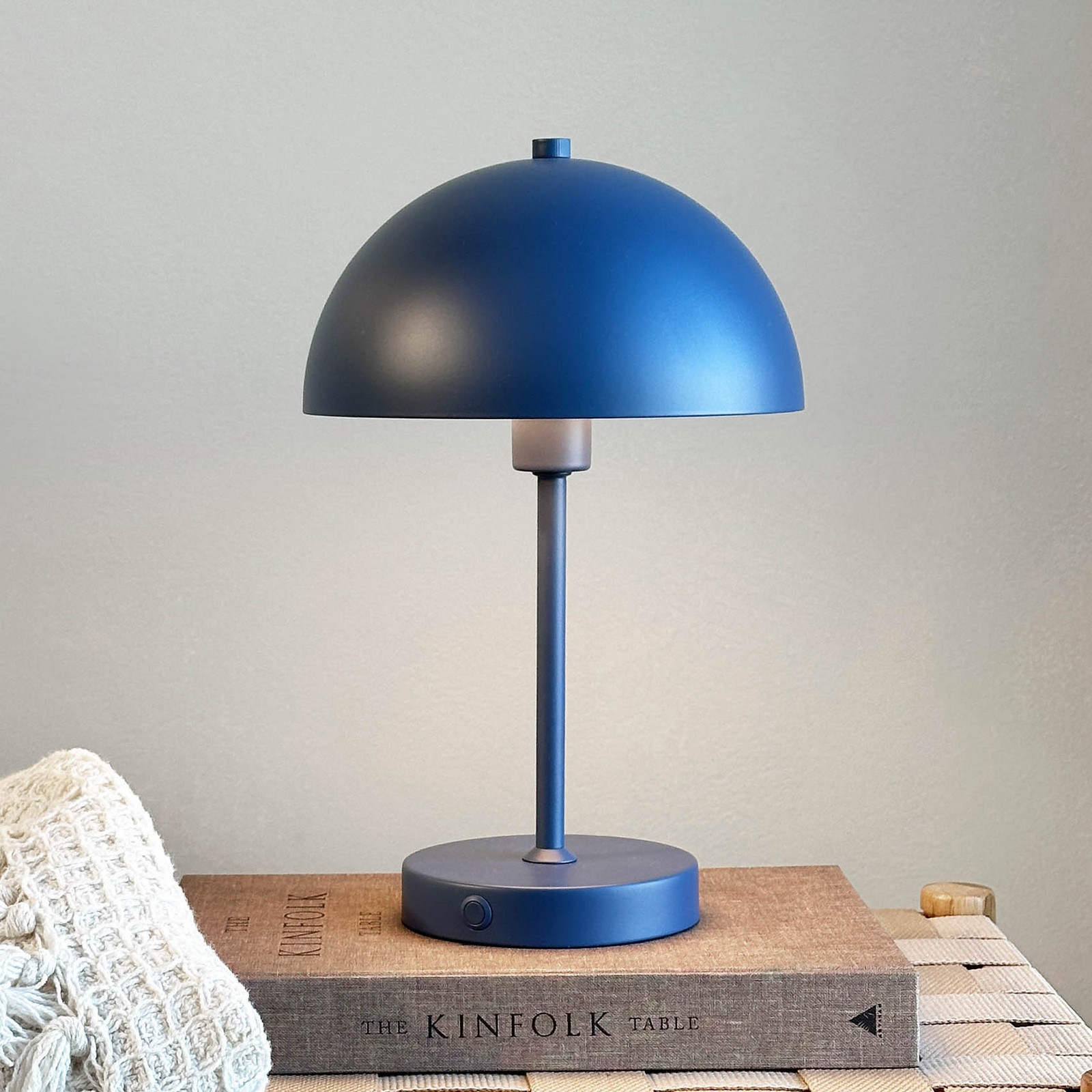 Stockholm Portable Bordslampa Indigo Blue Dyberg Larsen - Vardagsrum - Skandinavisk - Metall - Med lampsk&auml;rm