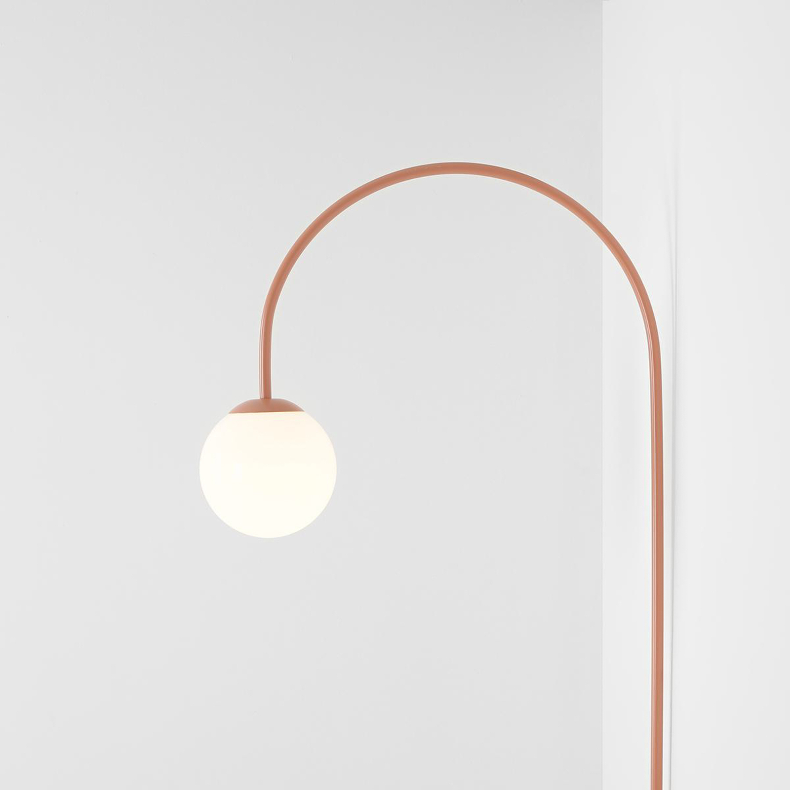 Una wandlamp, metaal, glas, koraalrood