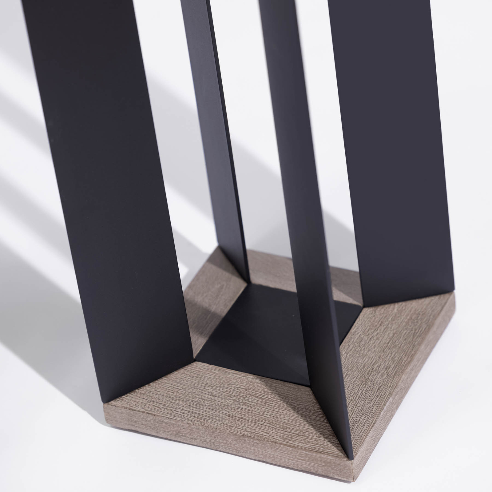 Solcelledrevet lykt Teckalu, Duratek/aluminium svart, 65,5 cm