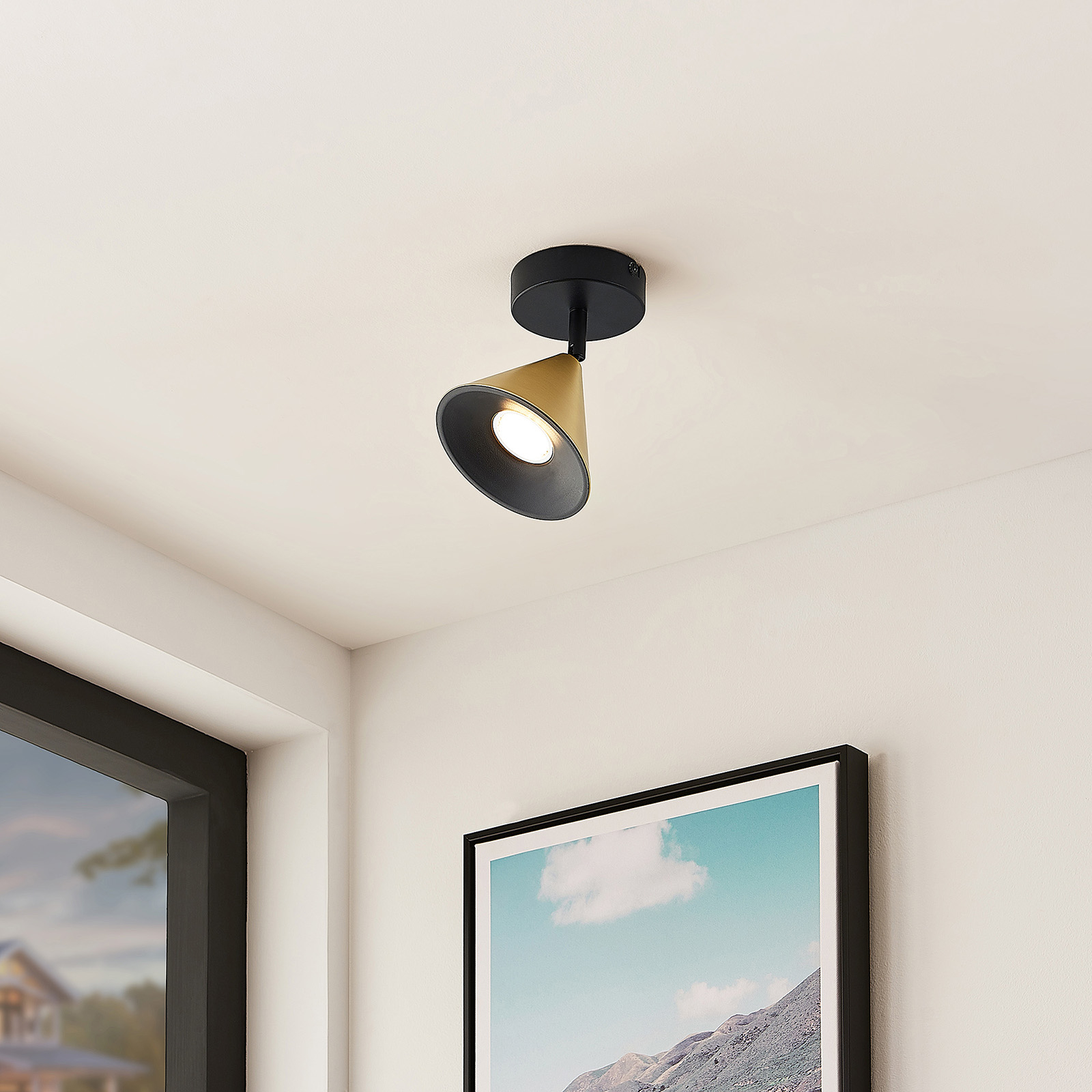 Lucande Kartio ceiling lamp, 1-bulb tiltable brass