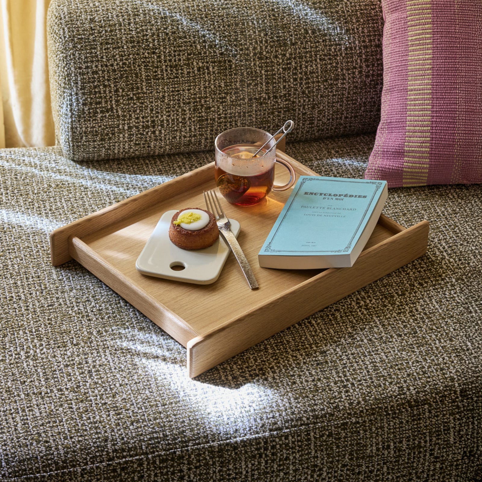 Vassoio Less in rovere chiaro, lunghezza 42 cm - Hübsch