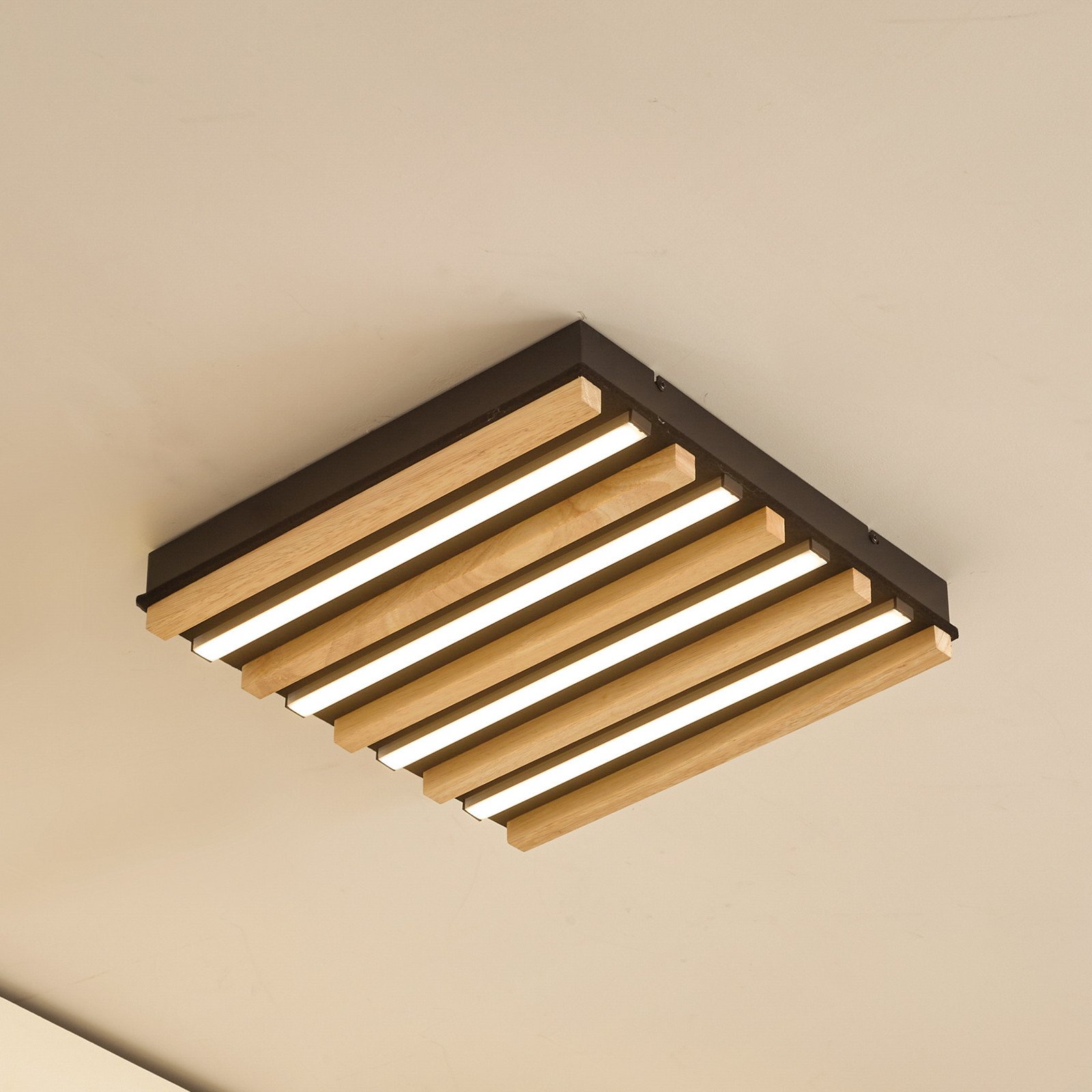 Lindby Plafonieră LED Firka alb lemn 42cm CCT dimabil - Camera de zi / sufragerie - modern - lemn deschis alb