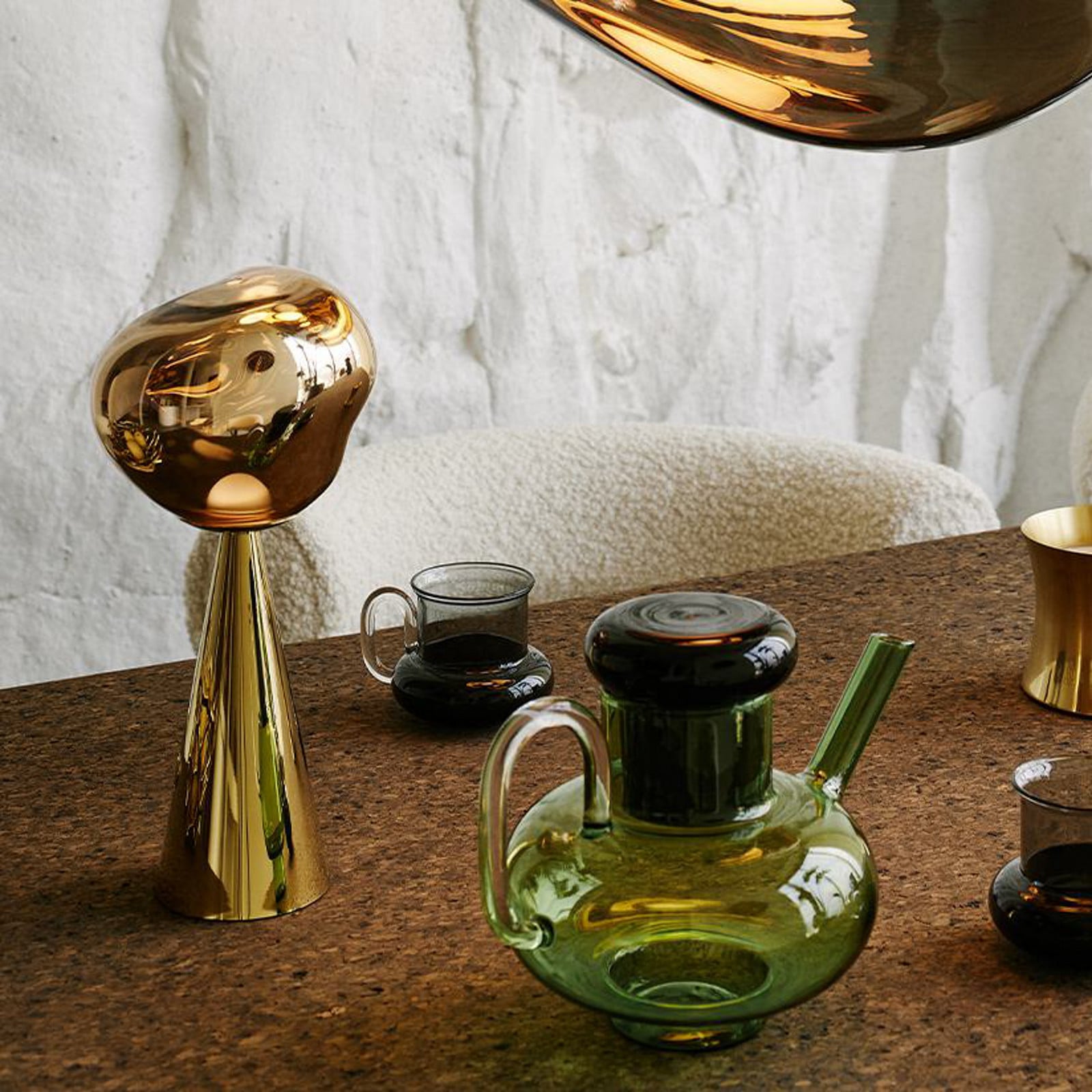 Melt Portable bordlampe guld Tom Dixon - Terrasse - Design - Plastik - Med skærm