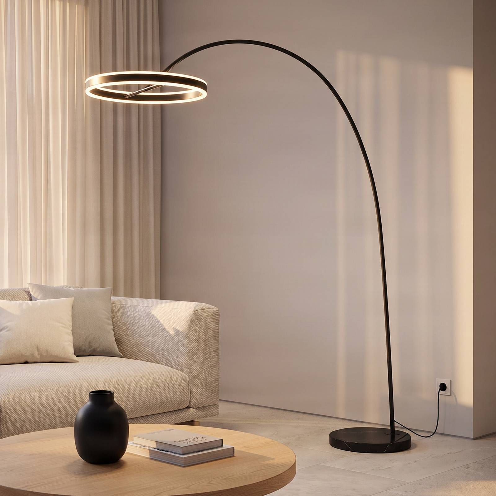 Lampa łukowa Lucande LED Yekta, czarna, 183 cm, ściemniana