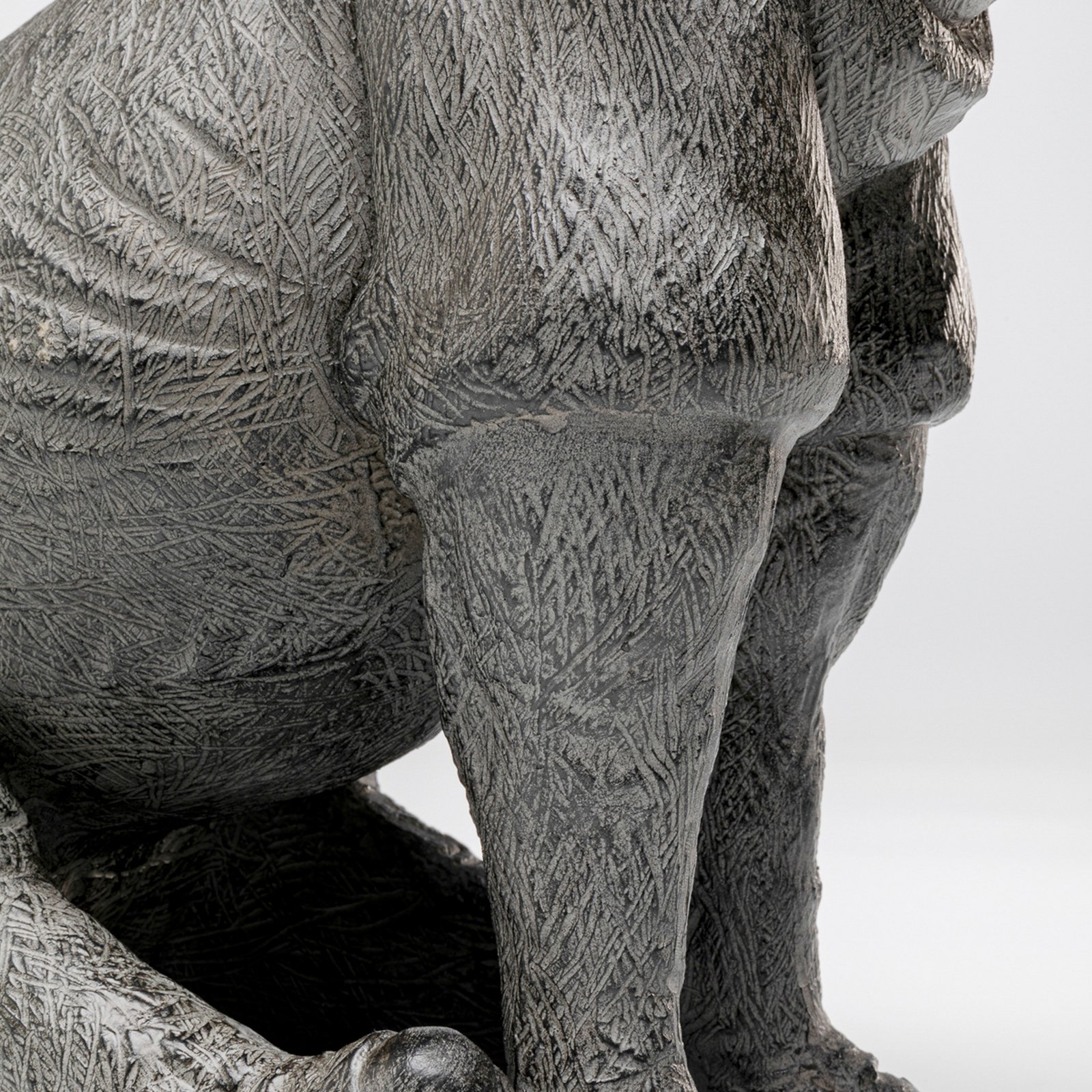 Kare namizna svetilka Sitting Rhino, siva, višina 39 cm, E27