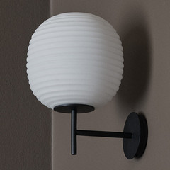 New Works Lantern Small aplique, vidrio opalino