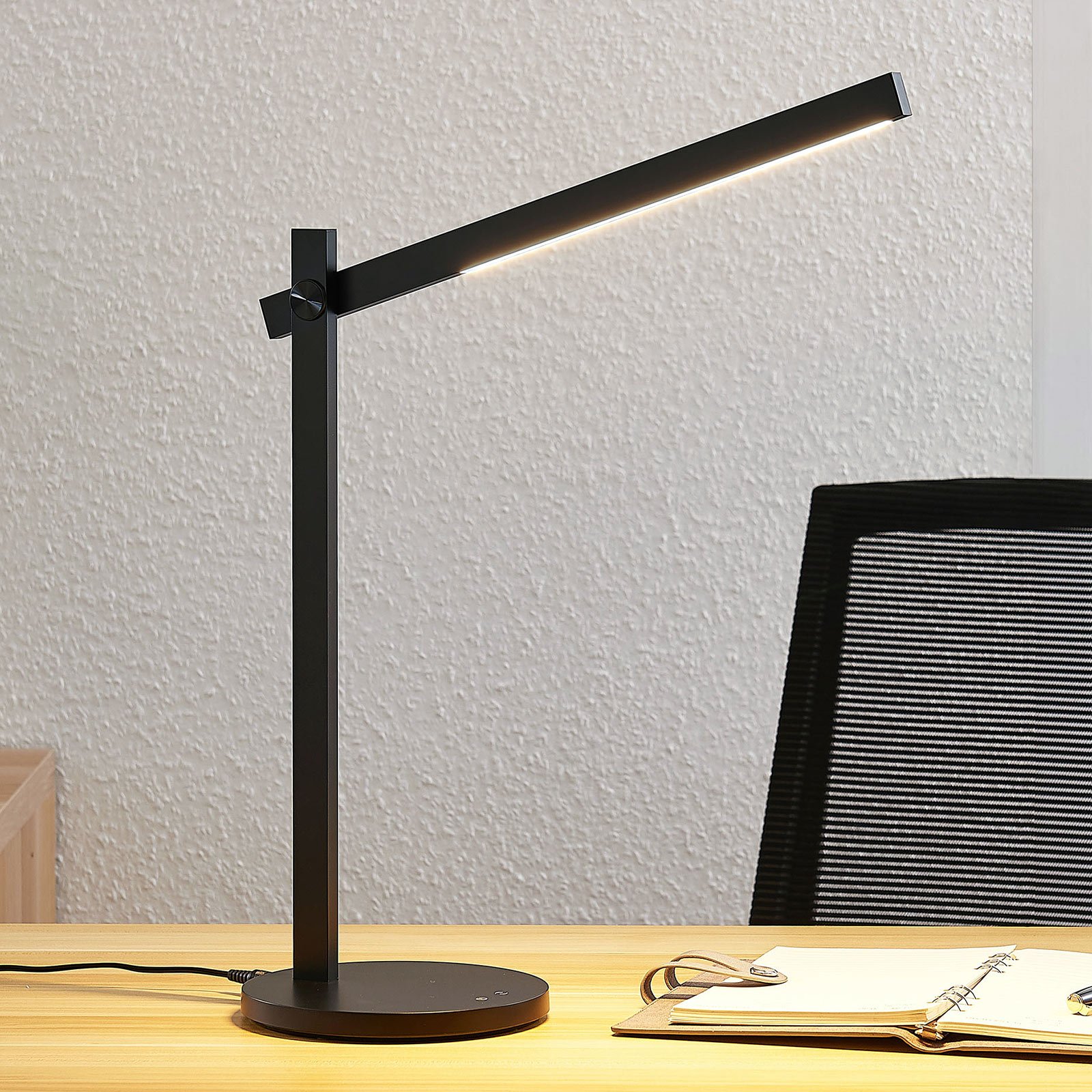 Lampa biurkowa LED Loretta, prostoliniowa, czarna