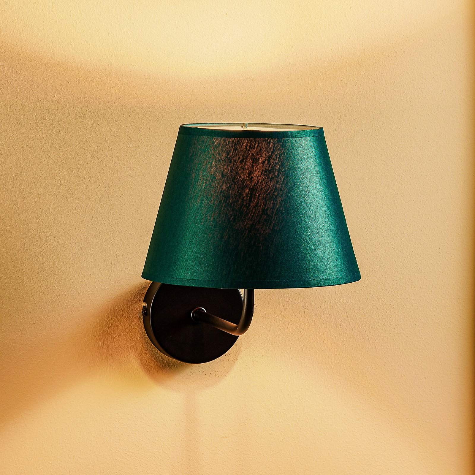 Стенна лампа Soho, конусовидна, зелена/златна