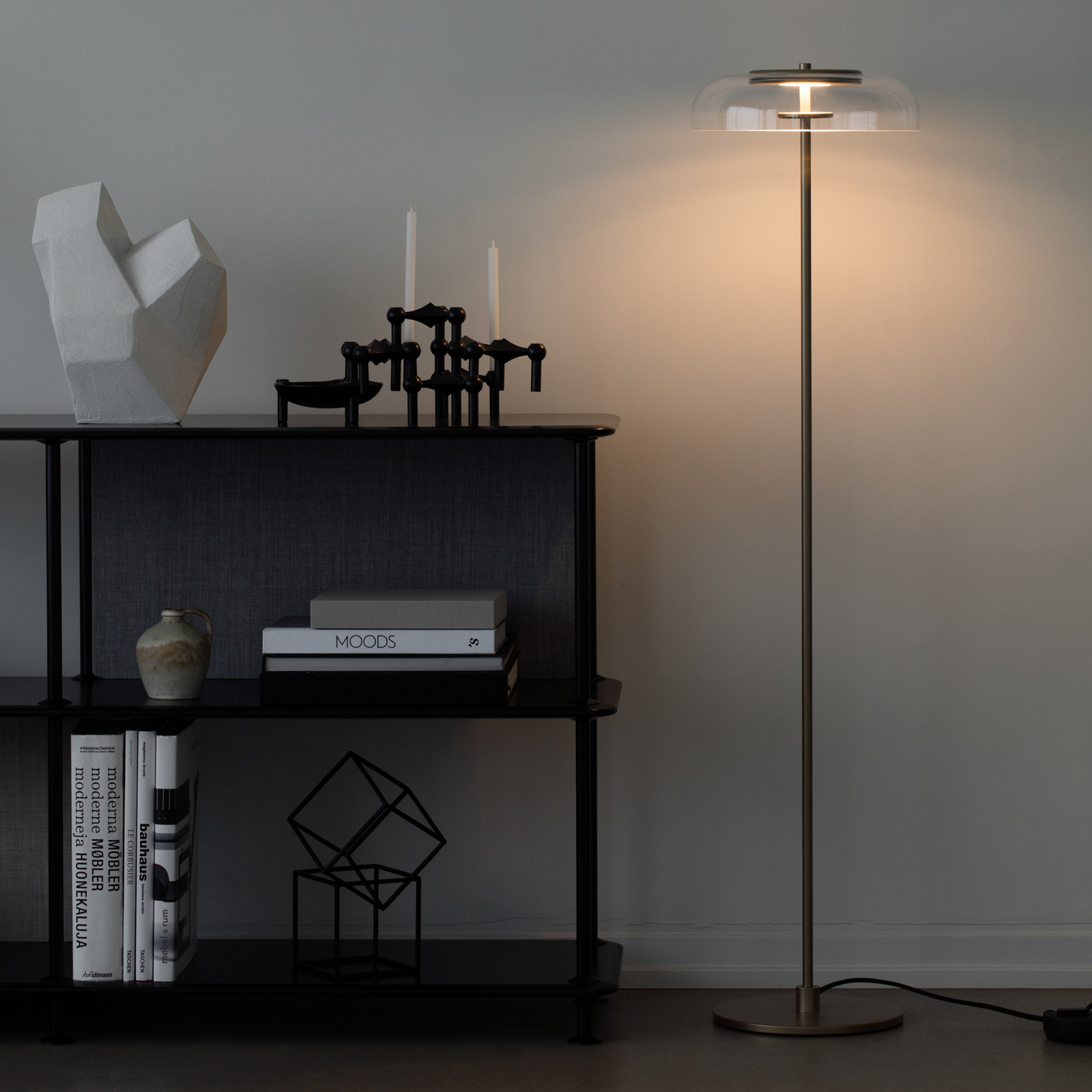 Blossi LED-gulvlampe, høyde 120 cm, gullfarget/klar - Nuura