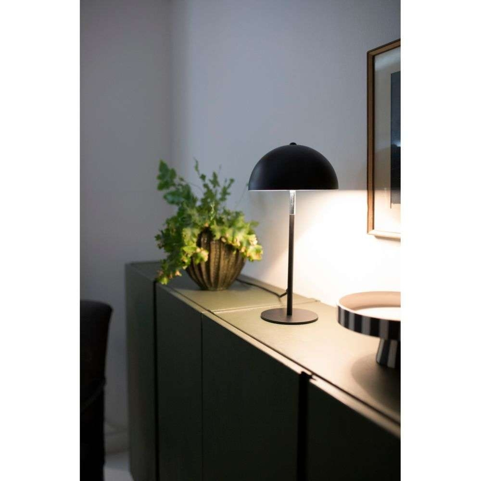 Icon Bordslampa Brushed Brass - Globen Lighting