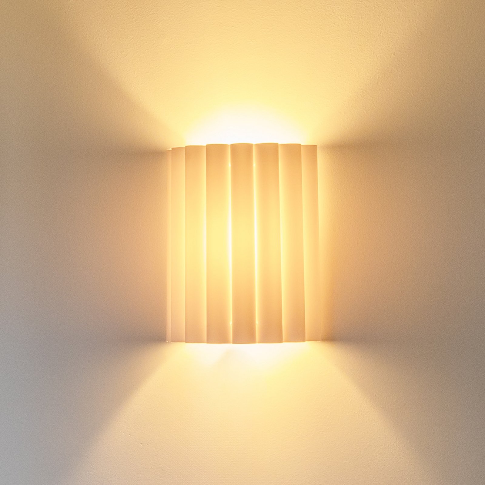 Aria wall light, ecru, microfibre, E27