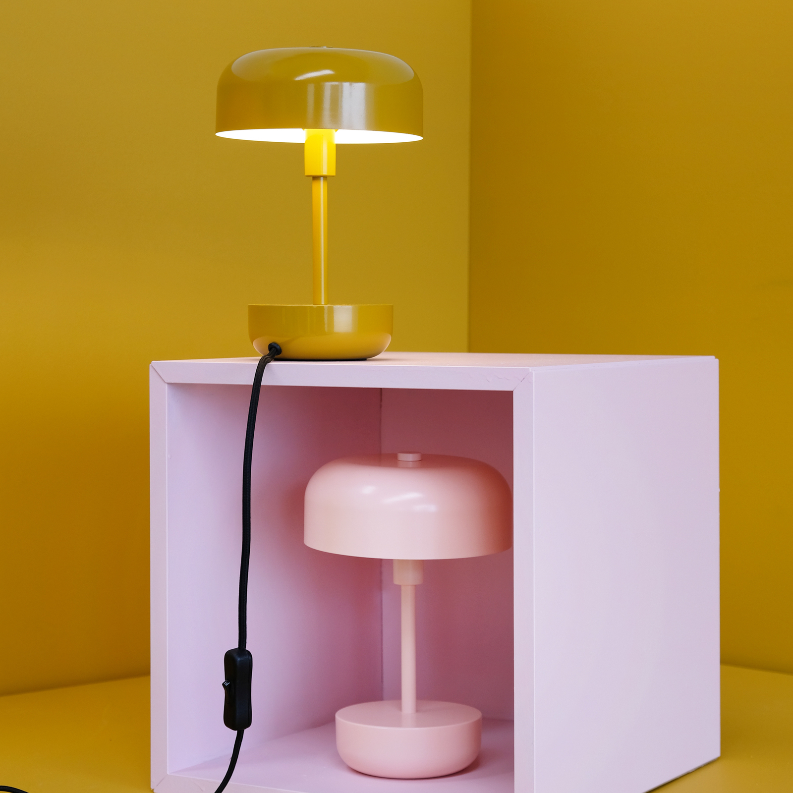 Candeeiro de mesa recarregável Dyberg Larsen LED Haipot, cor-de-rosa,