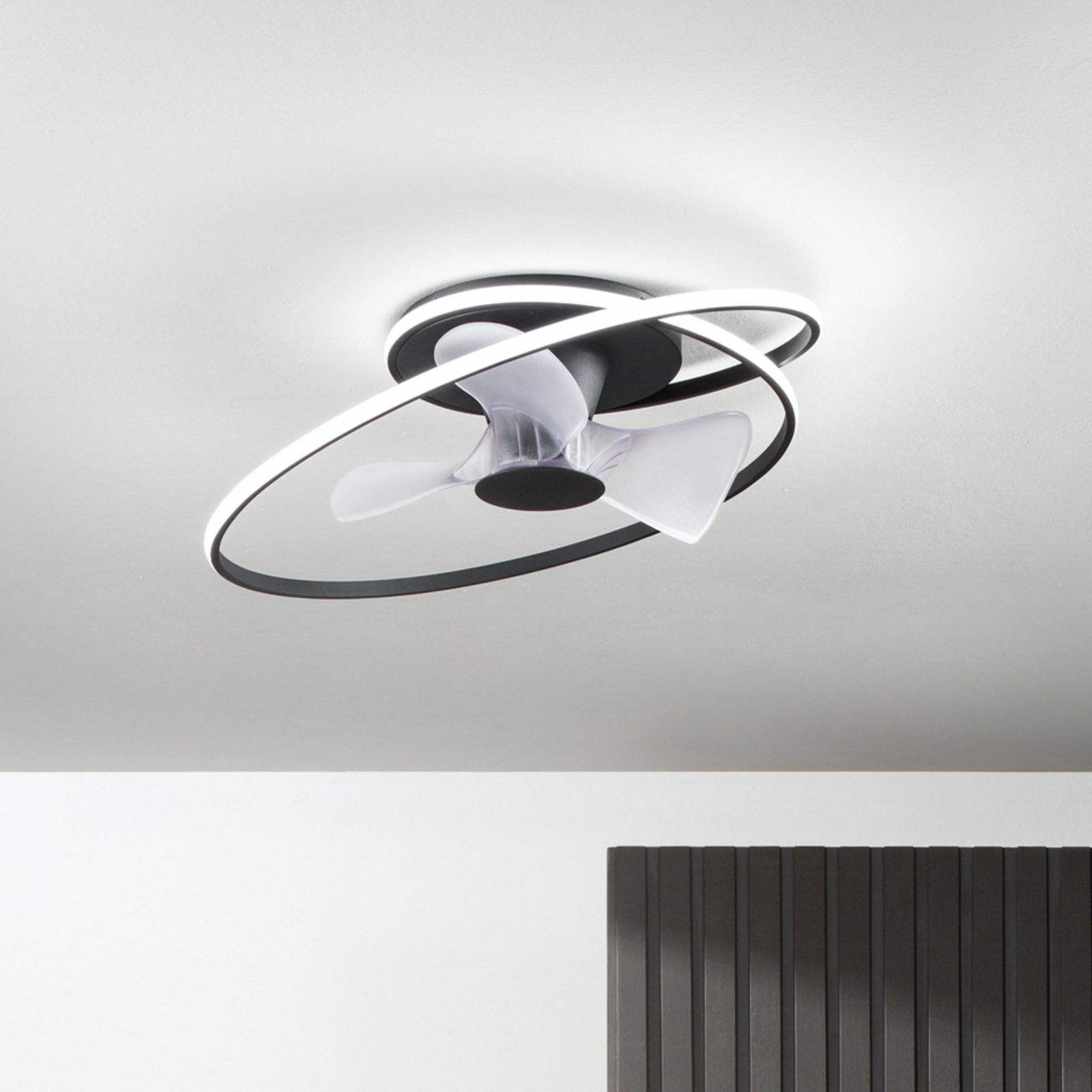 LED-kattotuuletin Storm, musta/valkoinen, Ø 77 cm CCT, hiljainen