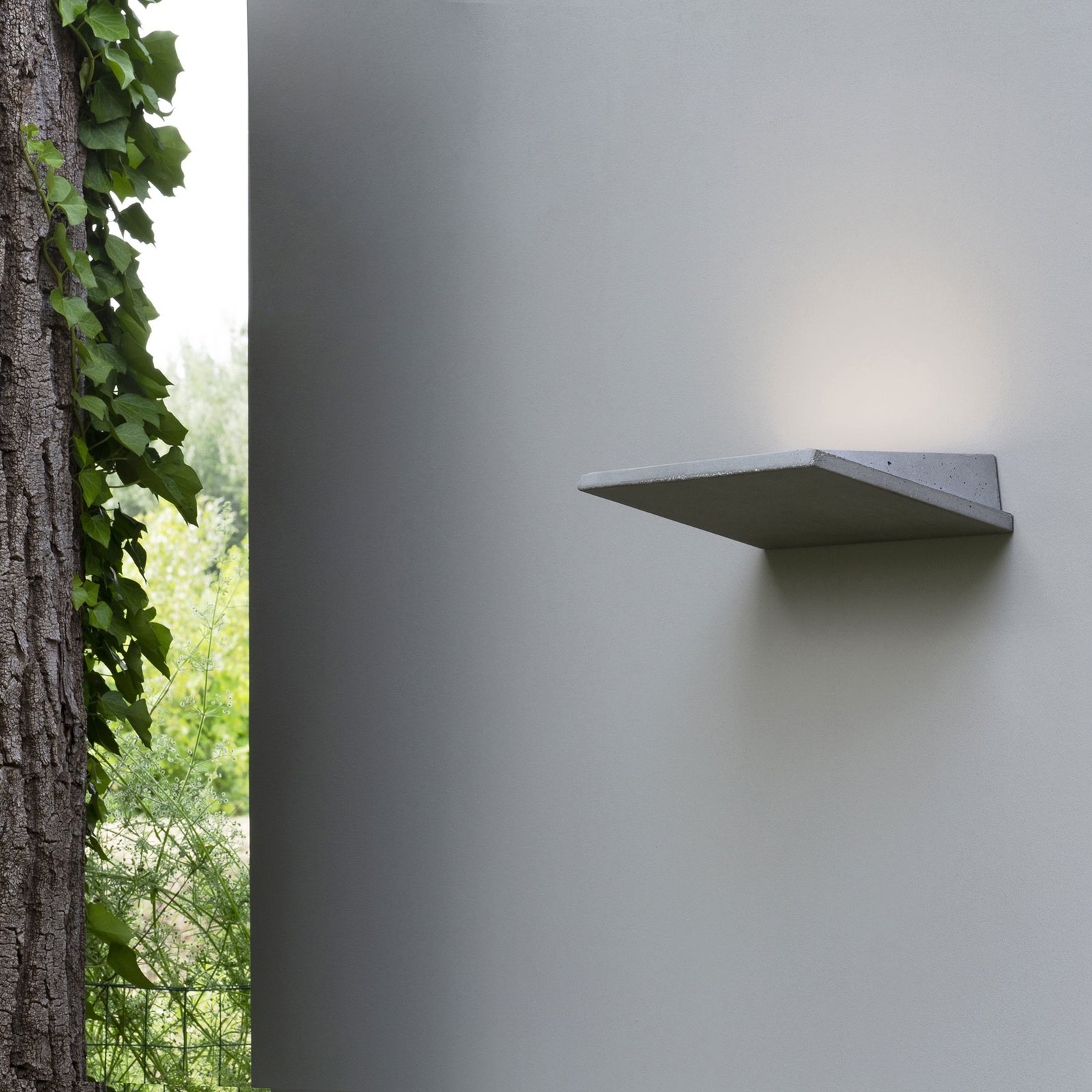 Martinelli Luce Plan outdoor wall lamp, shining up
