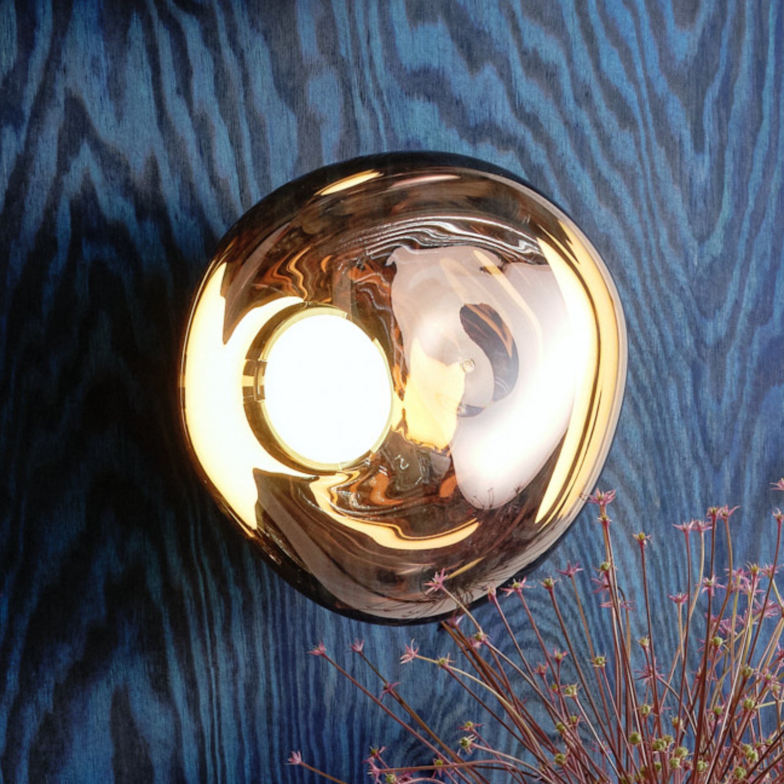 Tom Dixon LED stenska svetilka Melt, Ø 29 cm, bronasta